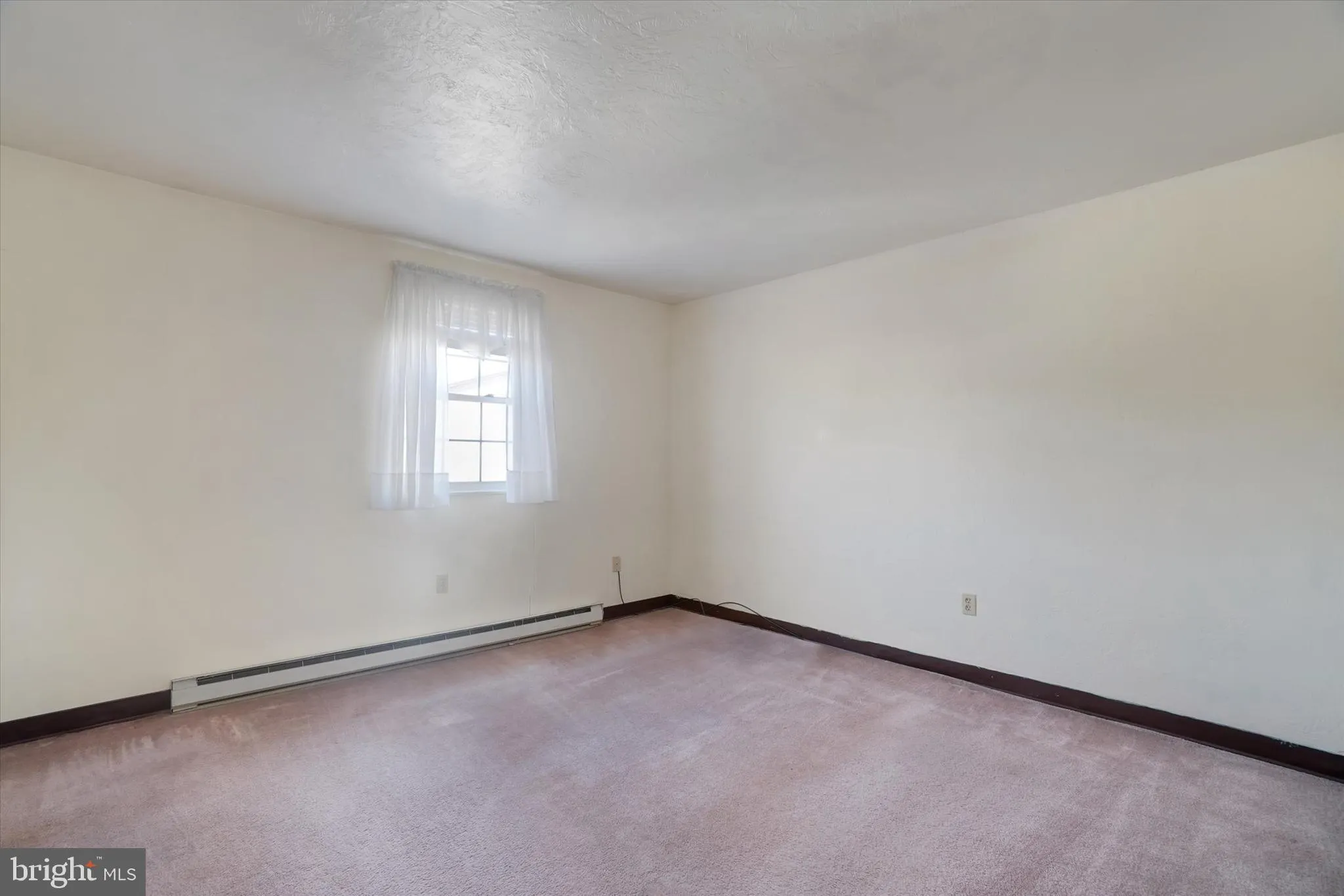 York, Pennsylvania 17408, United States, 2 Bedrooms Bedrooms, ,2 BathroomsBathrooms,Residential,Pending,78137