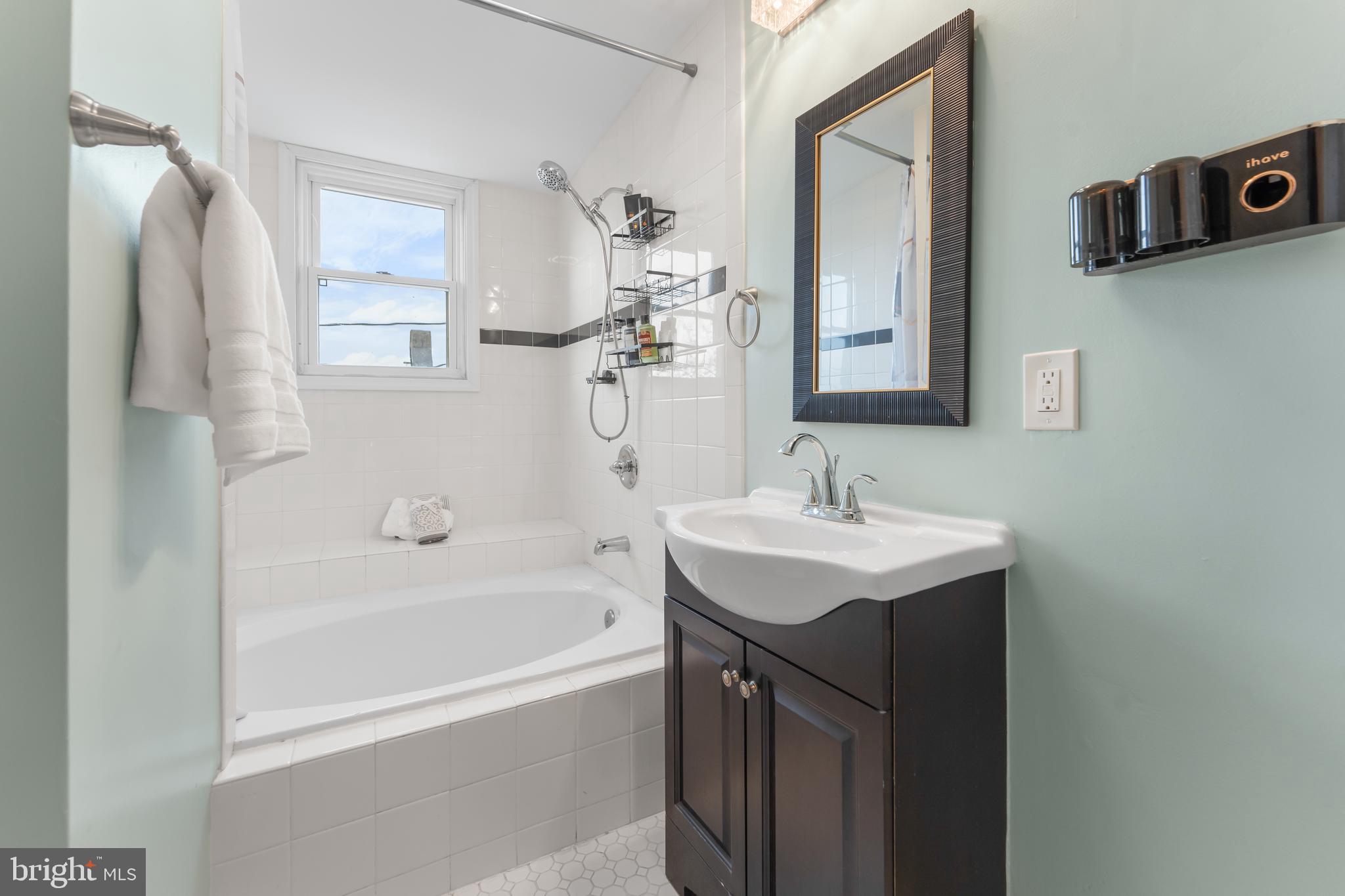 LITTLE ITALY - Residential