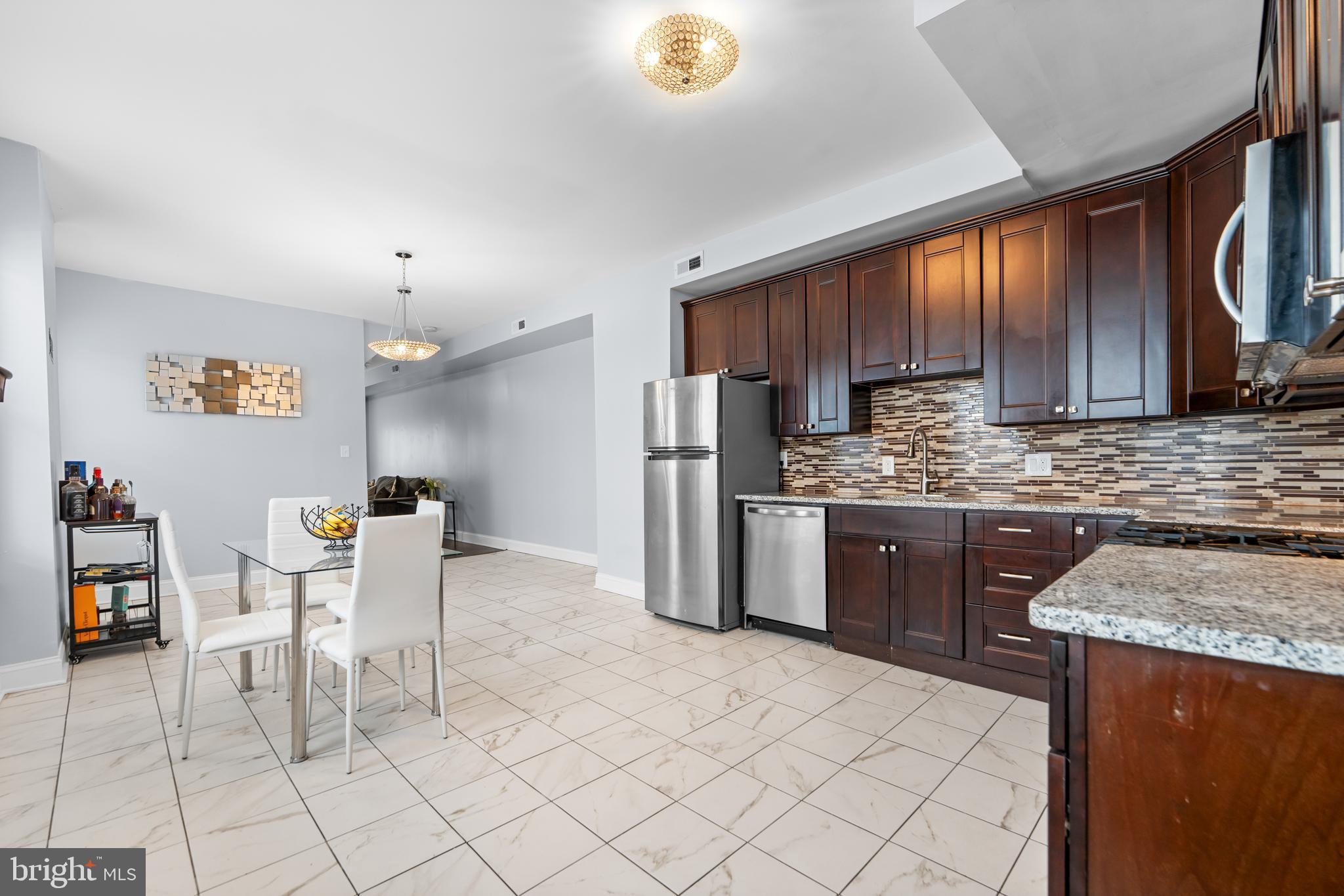 LITTLE ITALY - Residential