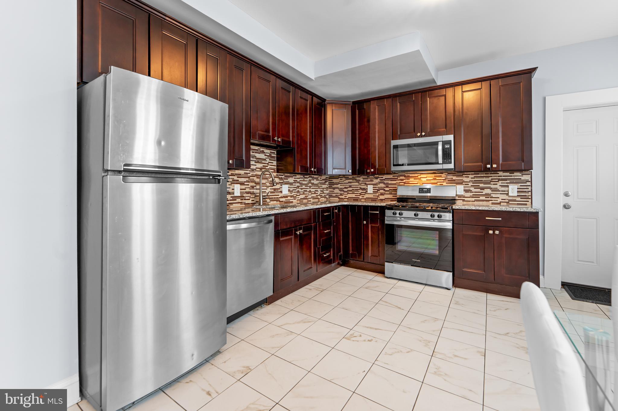 LITTLE ITALY - Residential