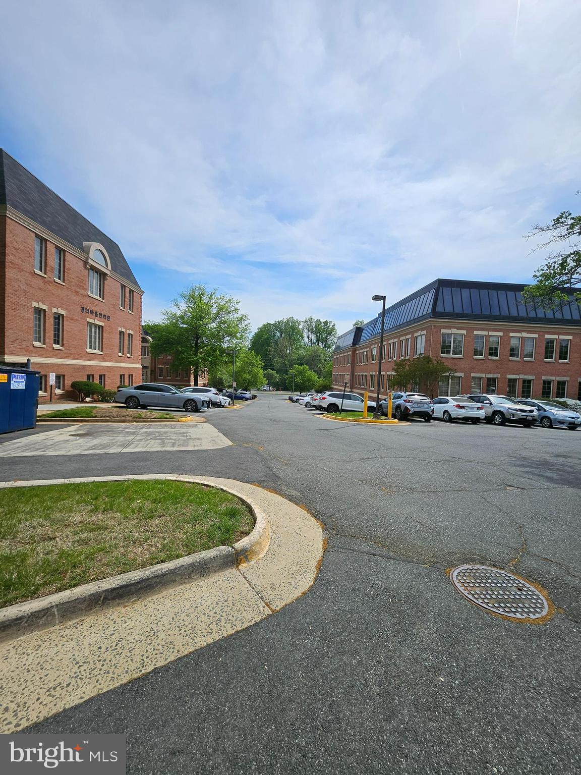 EVERGREEN OFFICE - Commercial Lease