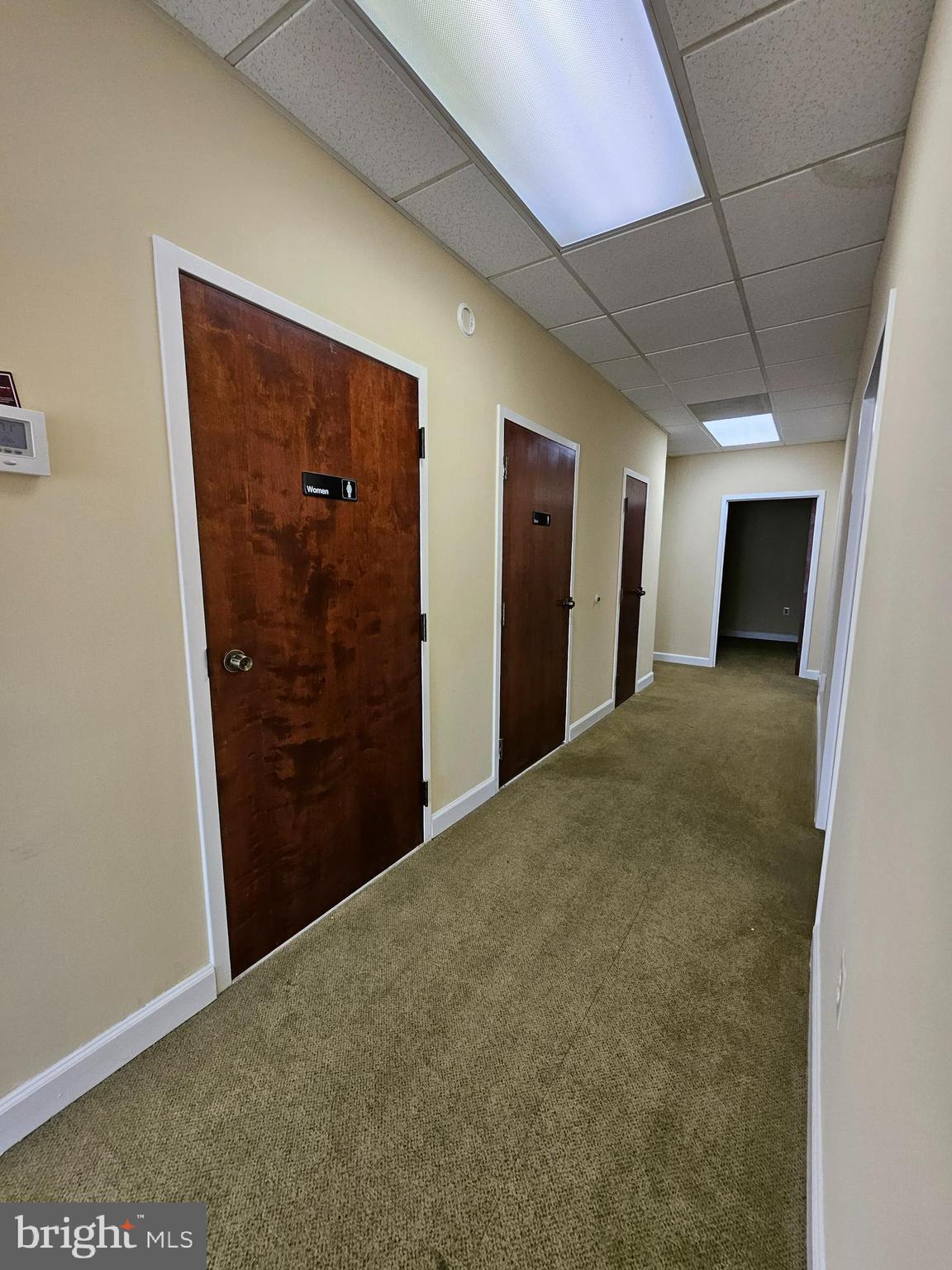 EVERGREEN OFFICE - Commercial Lease