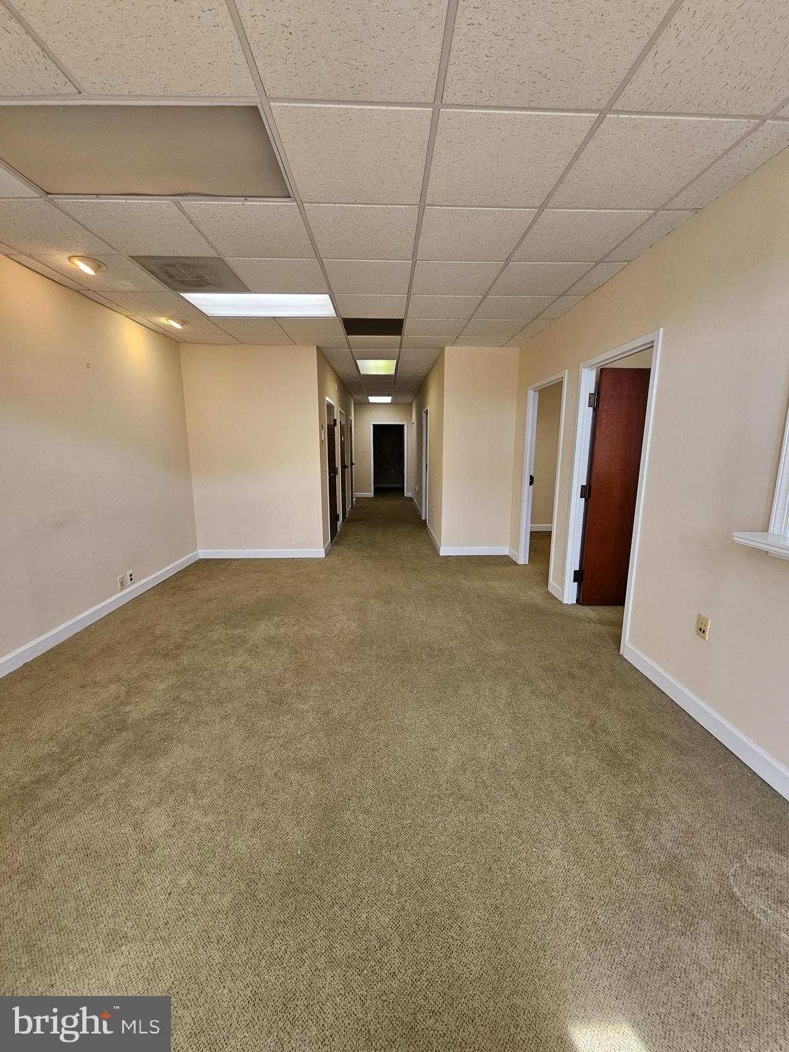 EVERGREEN OFFICE - Commercial Lease