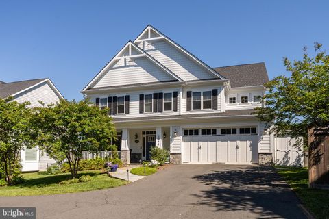 Photo of 2998 Beechwood Lane, FALLS CHURCH, VA 22042 (MLS # VAFX2312510)