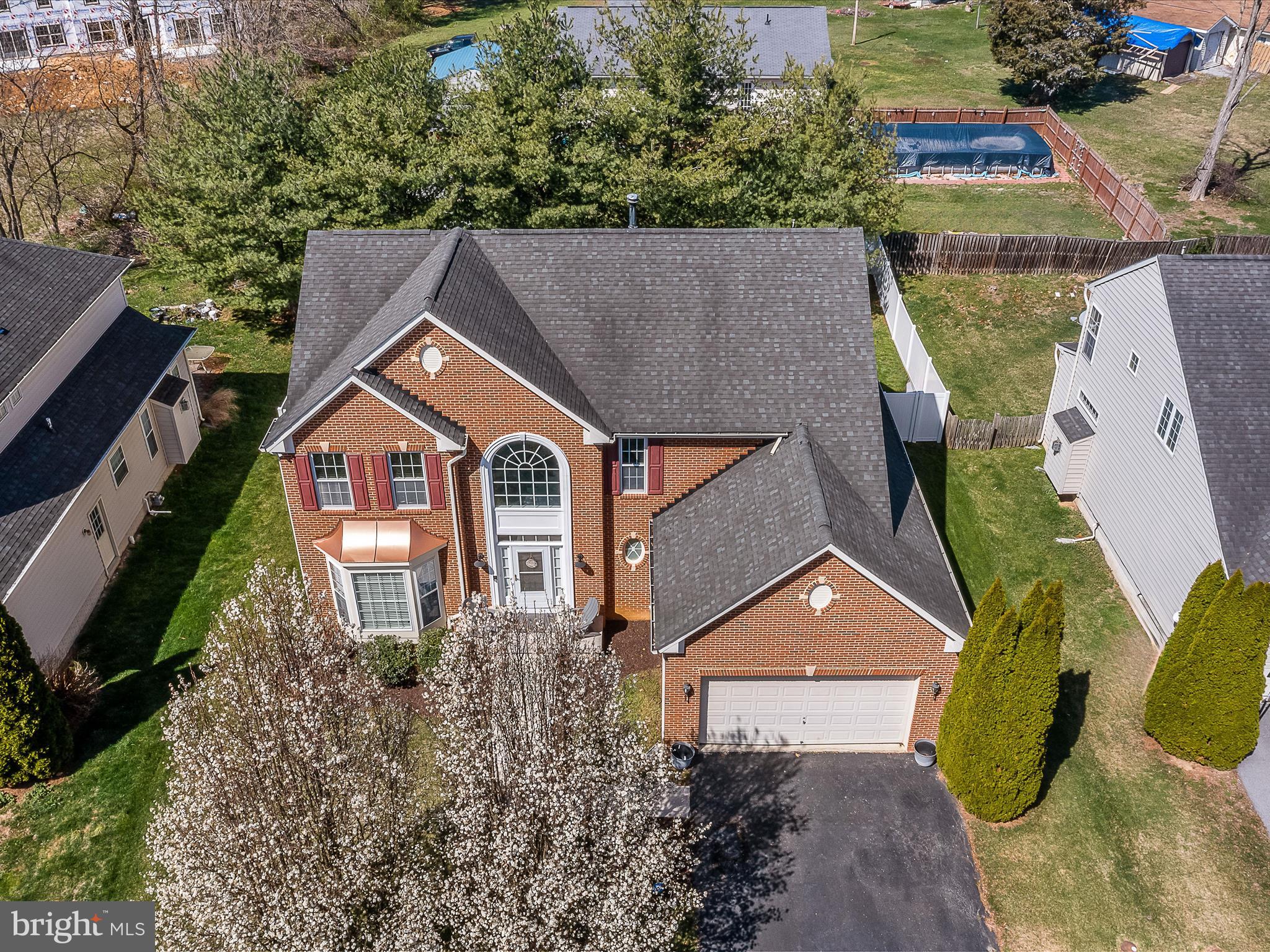 VILLAGE OF WASHINGTON TRAIL - Residential