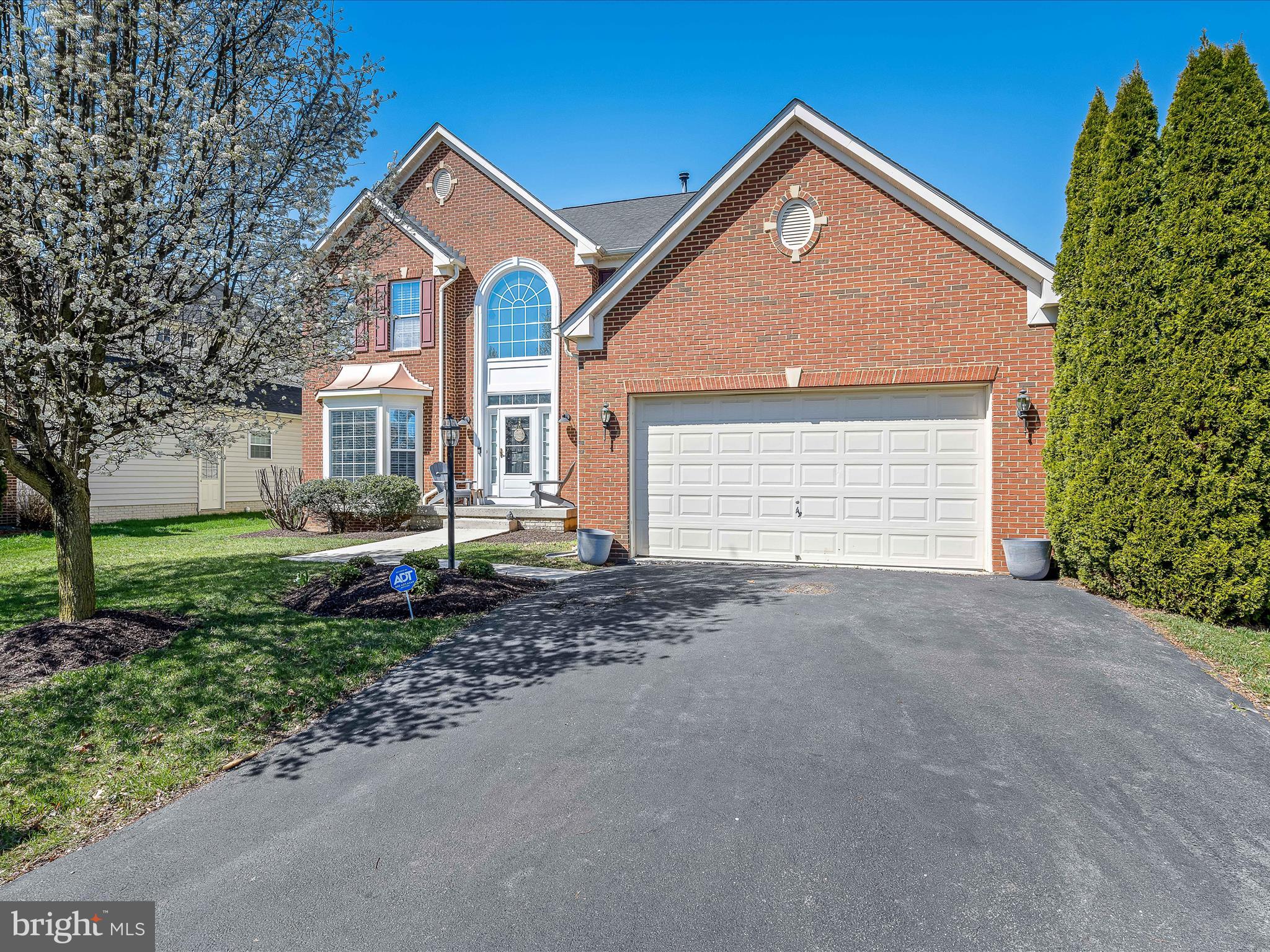 VILLAGE OF WASHINGTON TRAIL - Residential