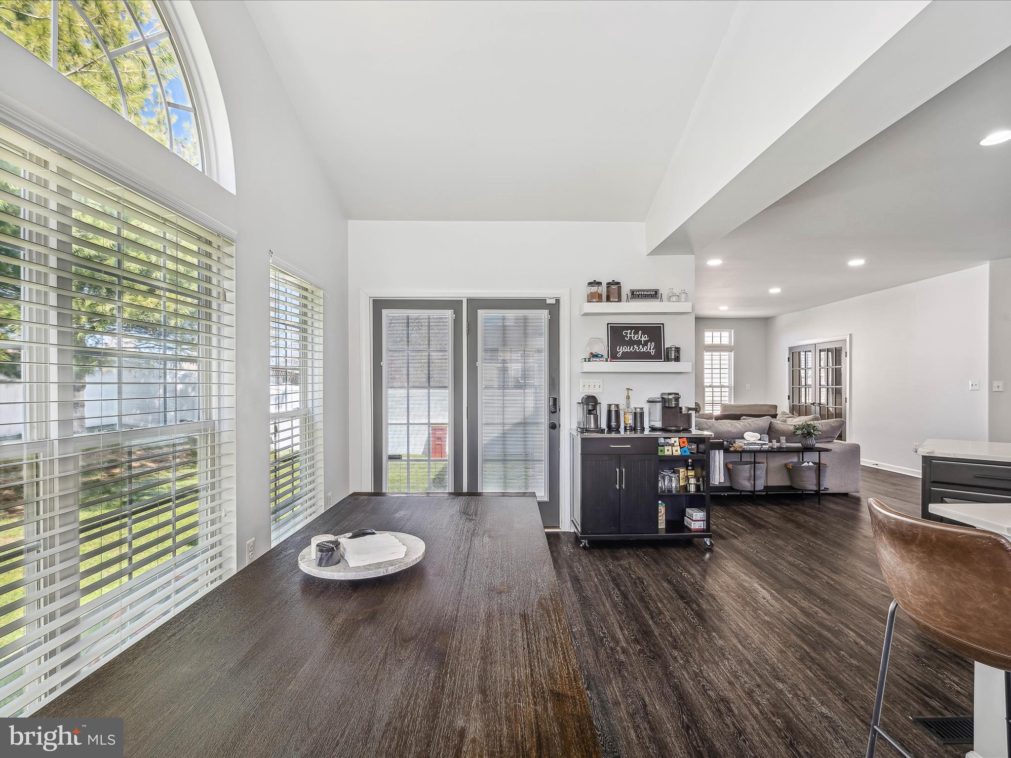 VILLAGE OF WASHINGTON TRAIL - Residential