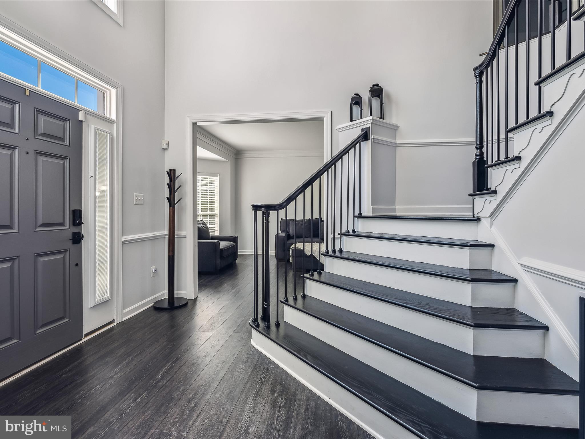 VILLAGE OF WASHINGTON TRAIL - Residential