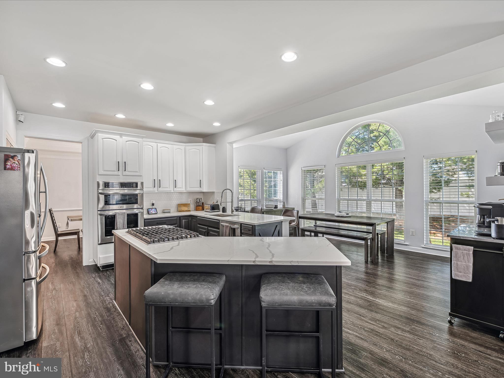 VILLAGE OF WASHINGTON TRAIL - Residential