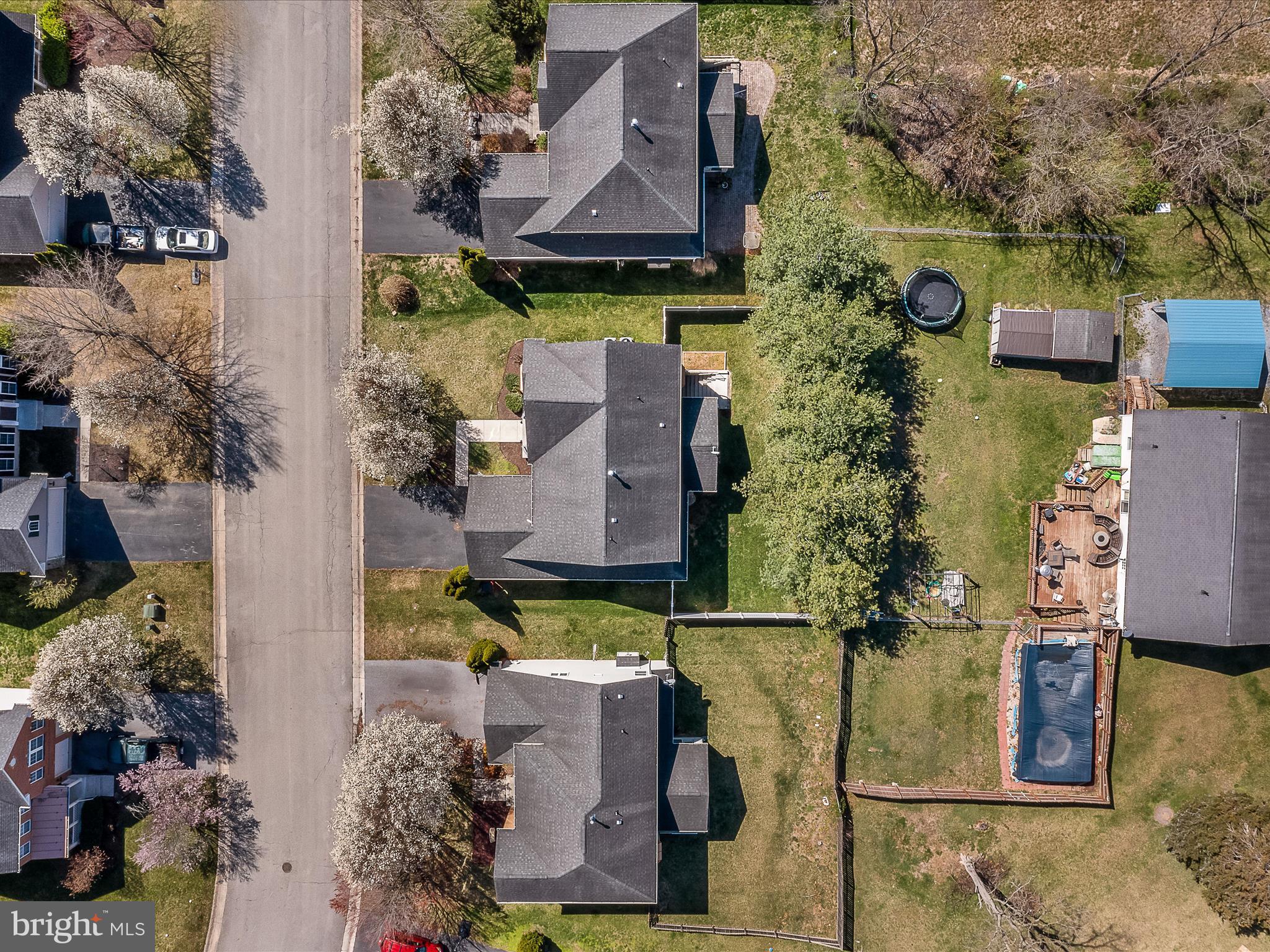 VILLAGE OF WASHINGTON TRAIL - Residential