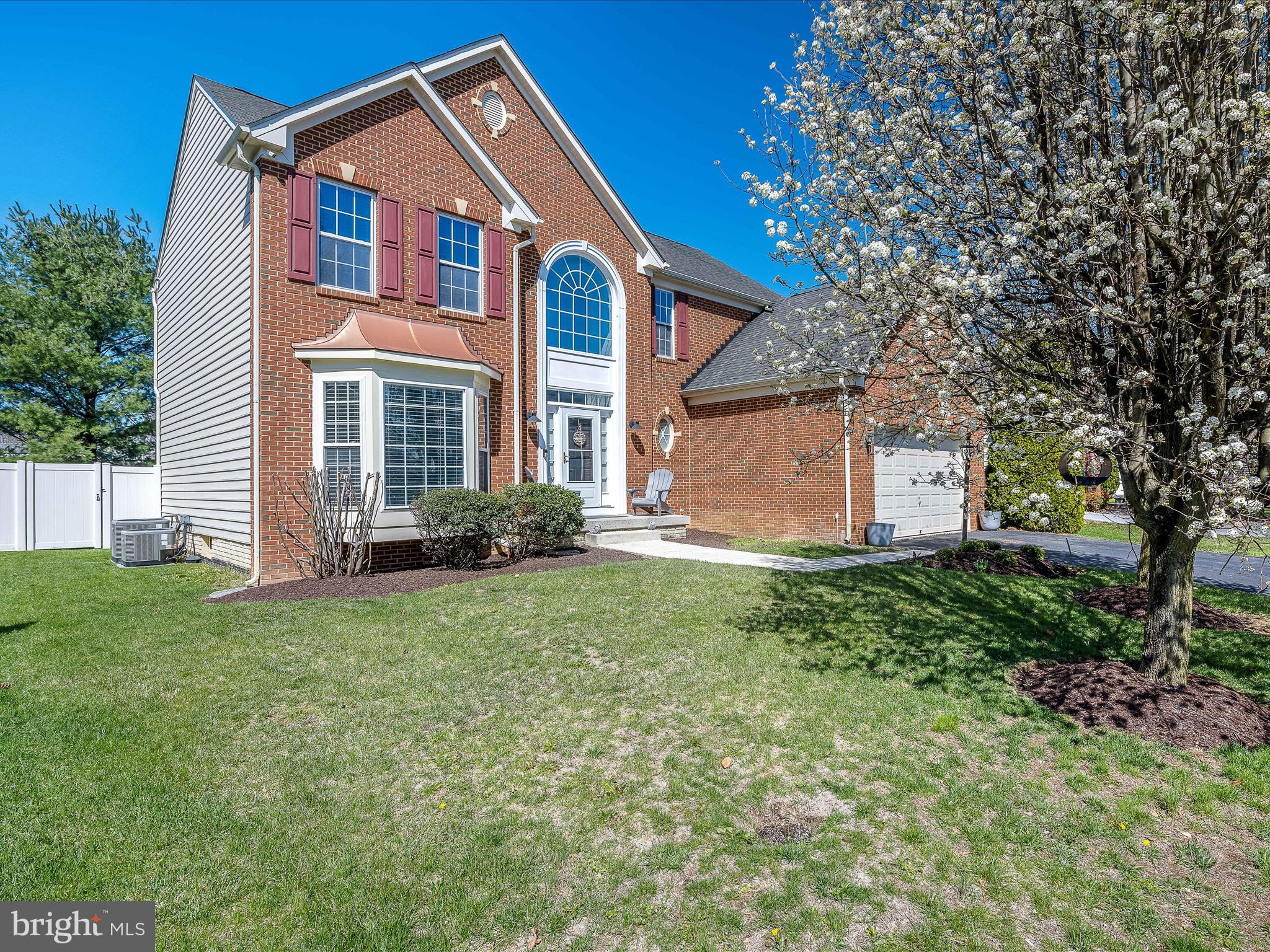 VILLAGE OF WASHINGTON TRAIL - Residential