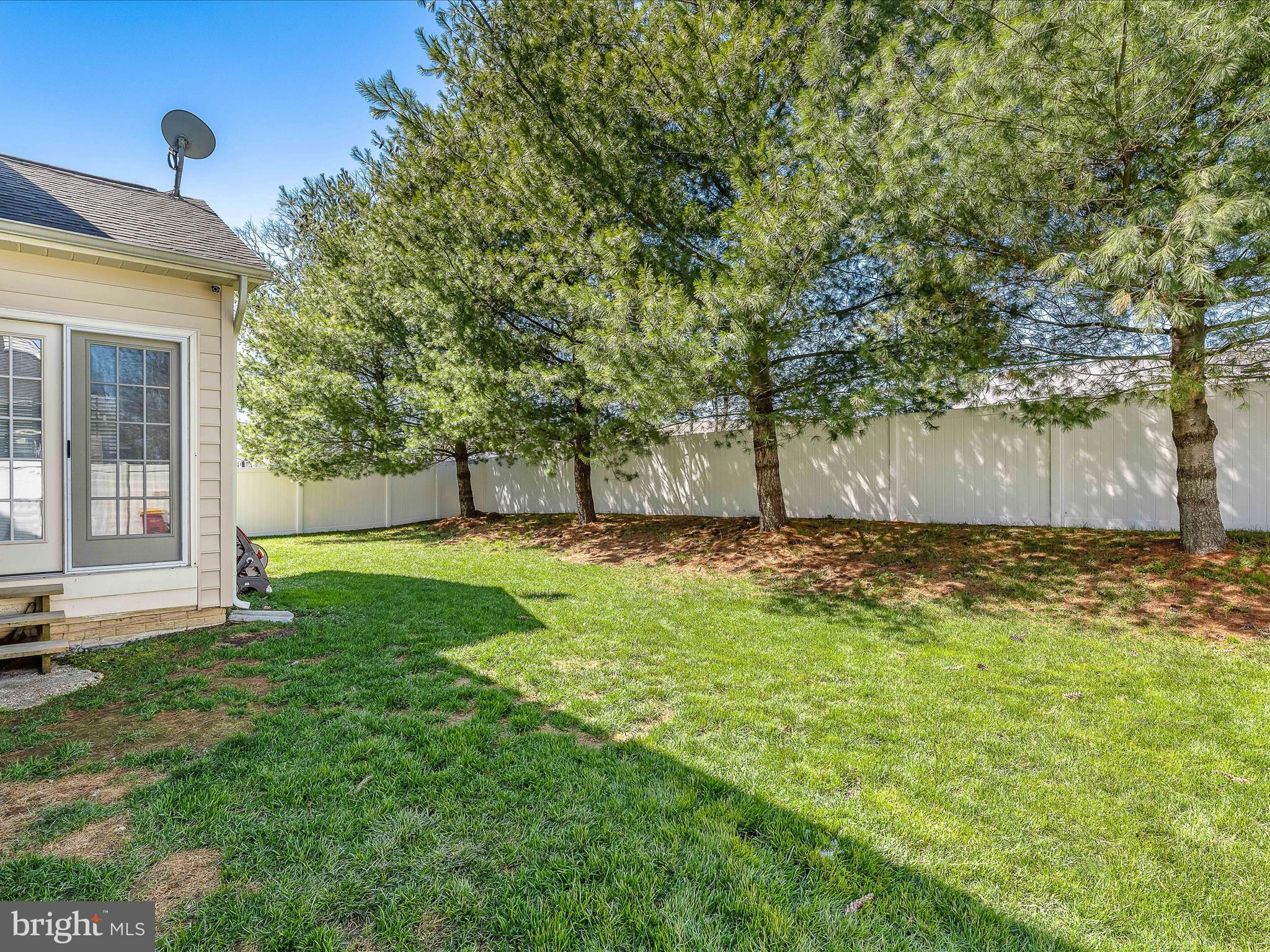 VILLAGE OF WASHINGTON TRAIL - Residential