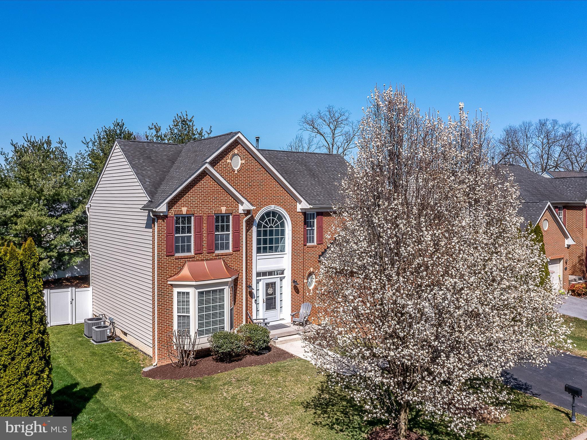 VILLAGE OF WASHINGTON TRAIL - Residential