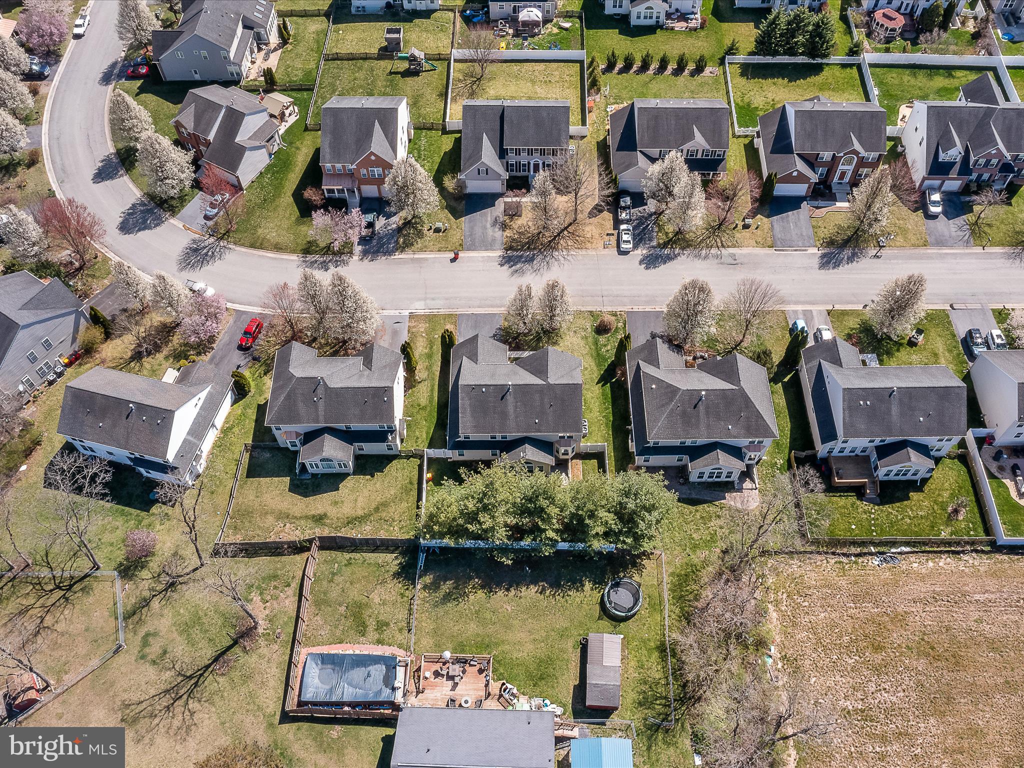 VILLAGE OF WASHINGTON TRAIL - Residential