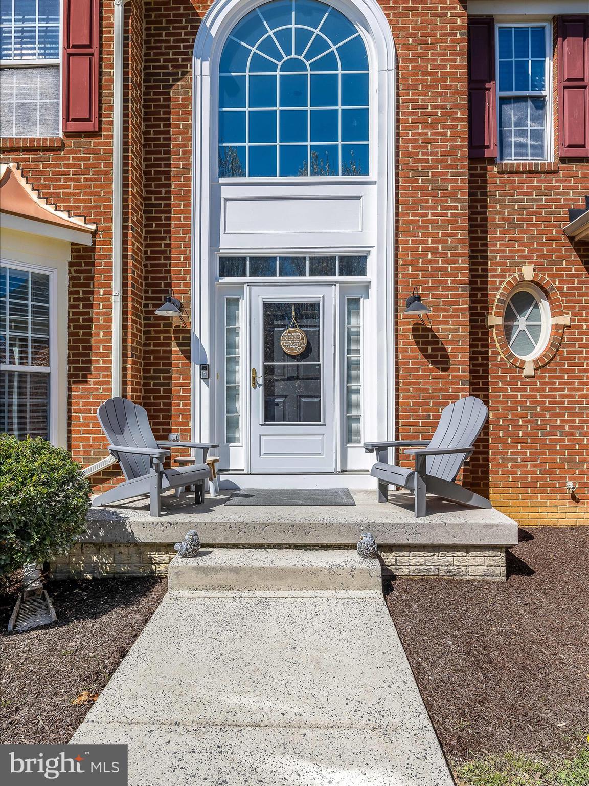 VILLAGE OF WASHINGTON TRAIL - Residential