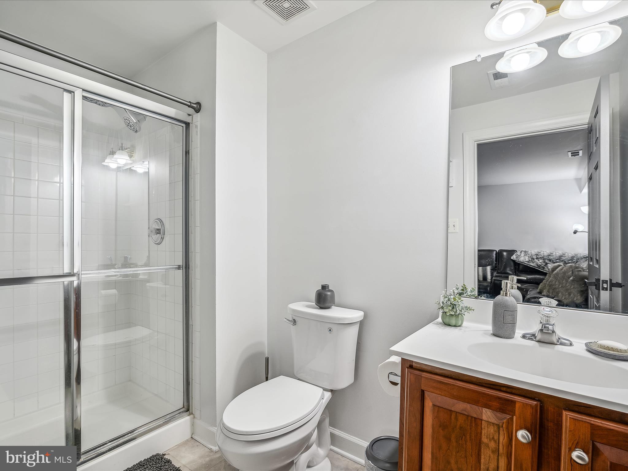 VILLAGE OF WASHINGTON TRAIL - Residential