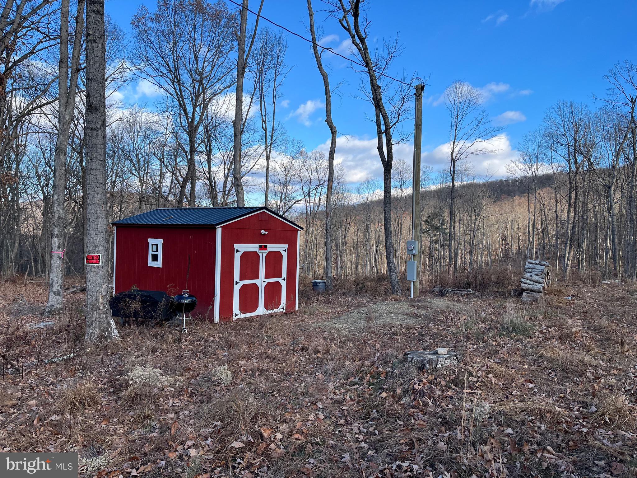 EAGLE MOUNTAIN - Land