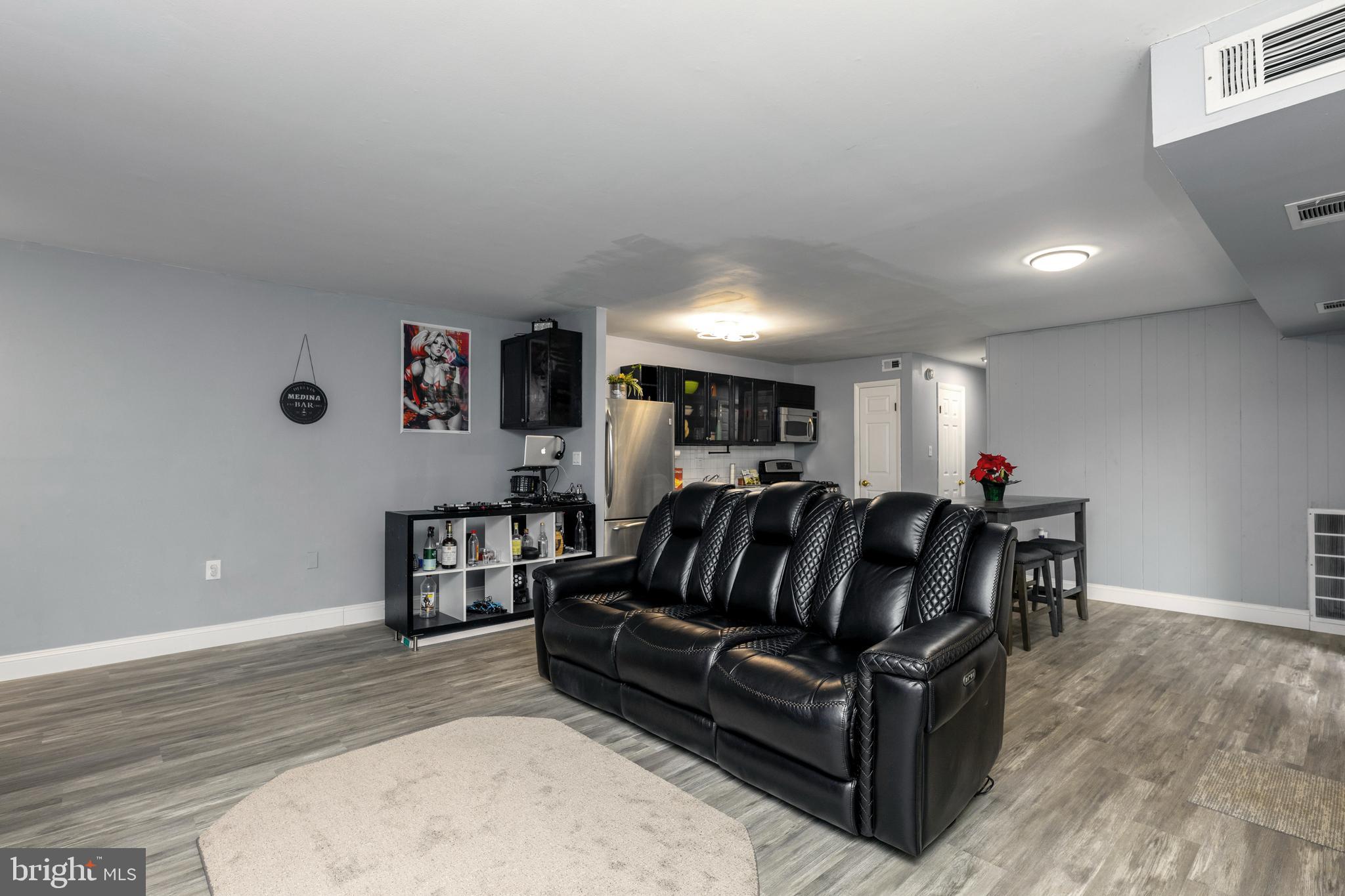 BETHESDA PARK - Residential