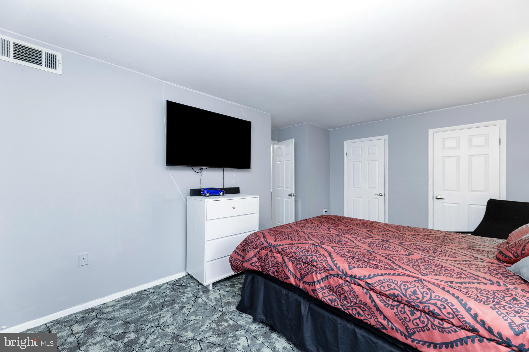 BETHESDA PARK - Residential