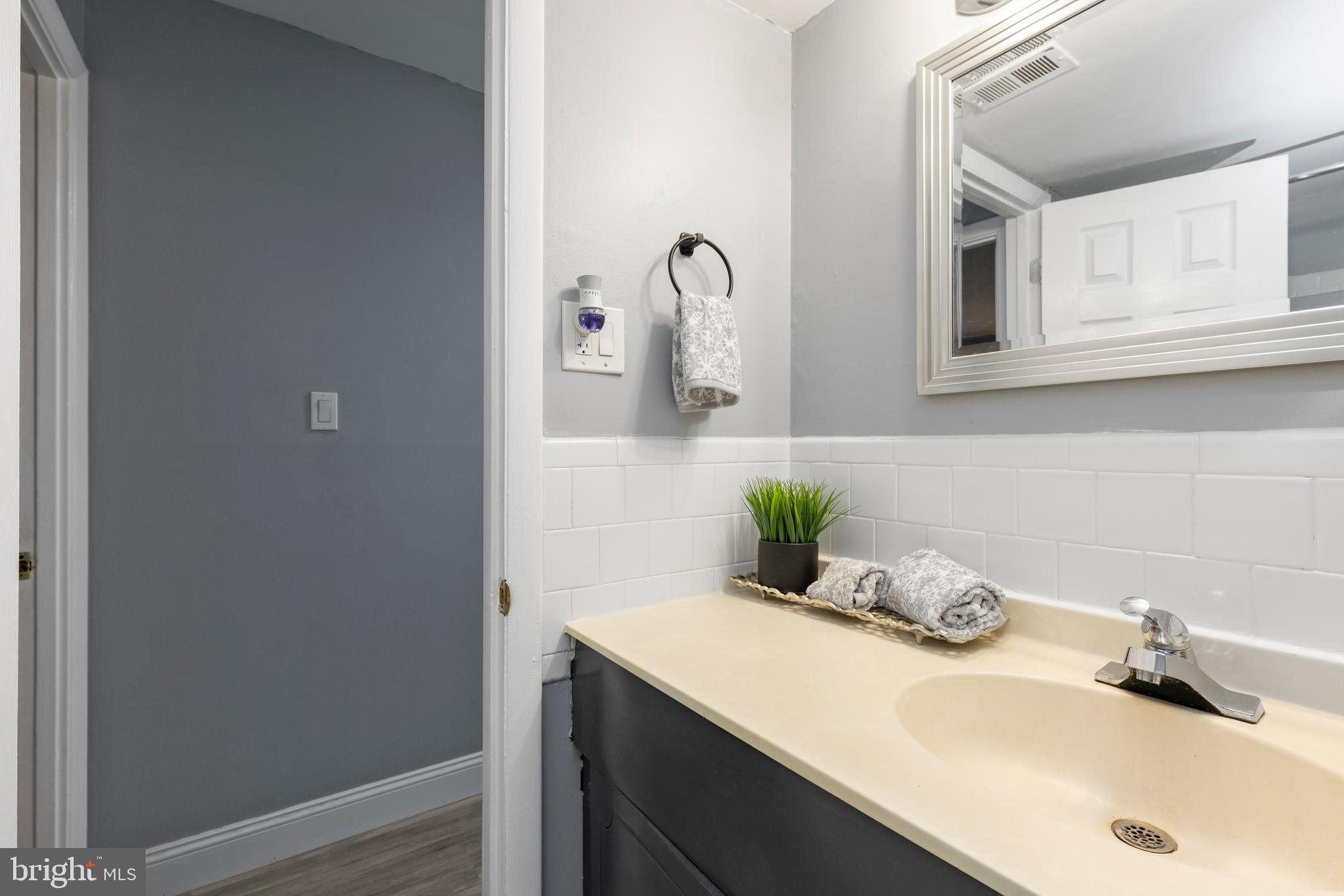 BETHESDA PARK - Residential