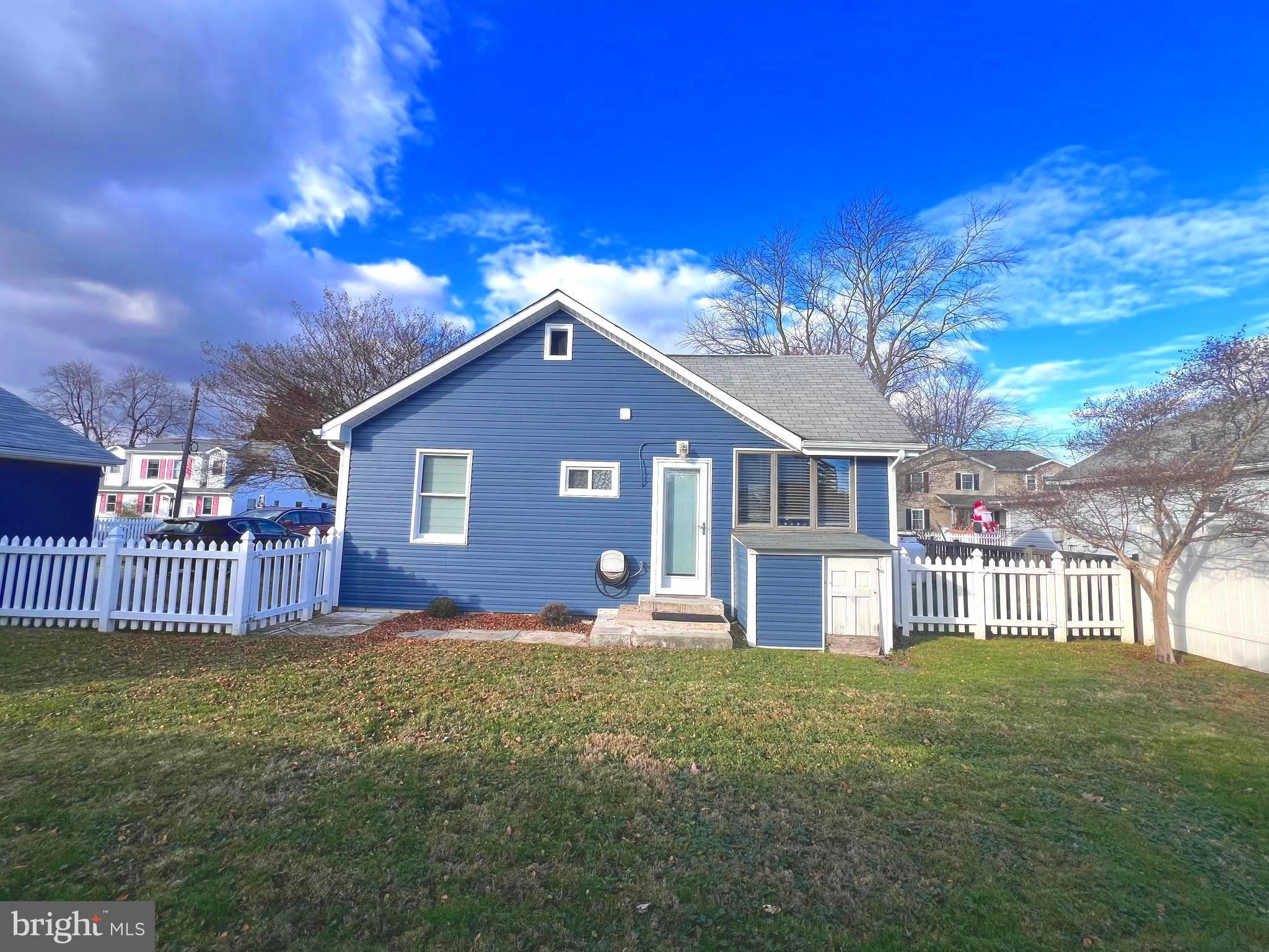 SHOREHAM BEACH - Residential