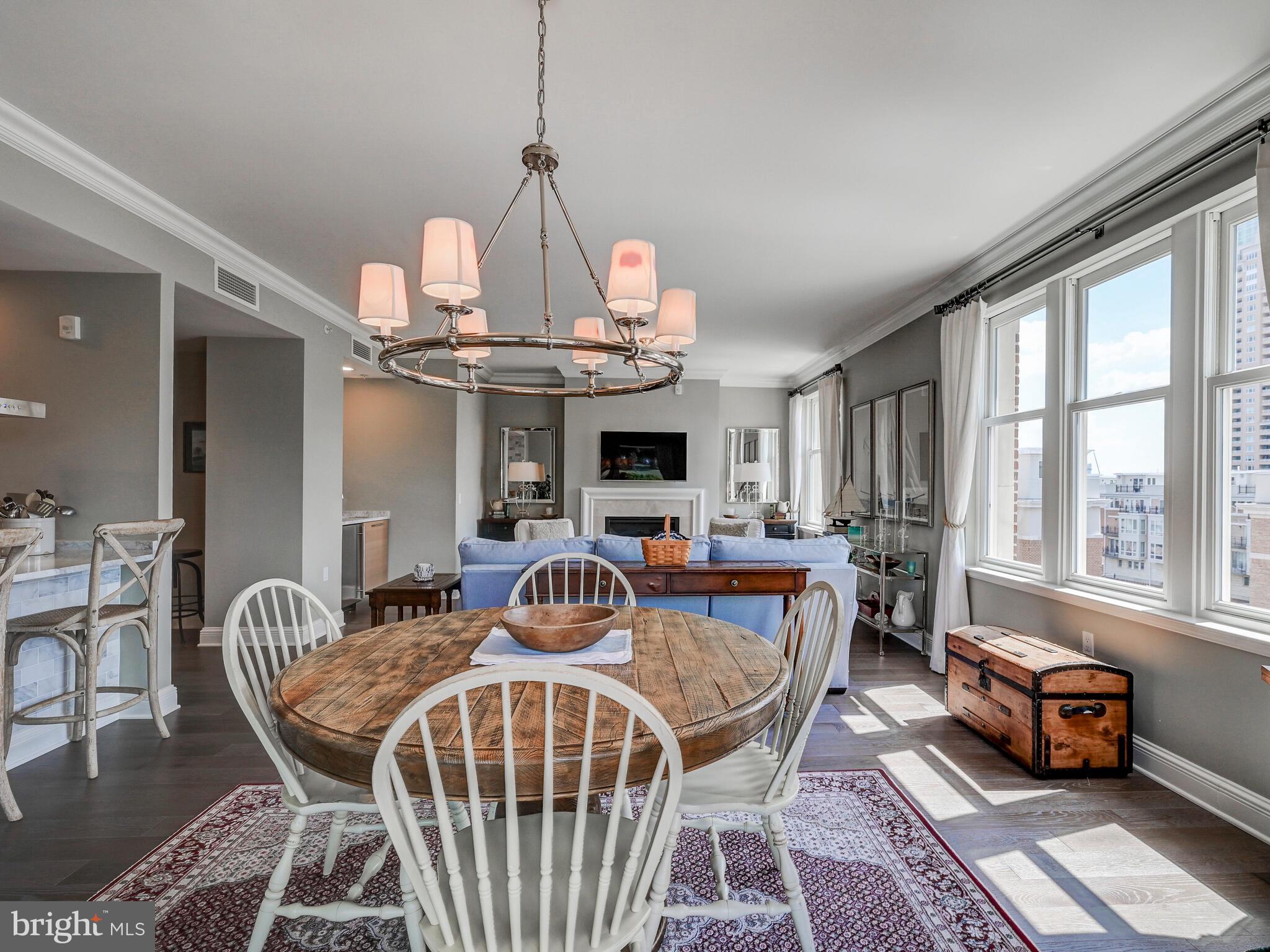 THE RITZ-CARLTON RESIDENCES - Residential