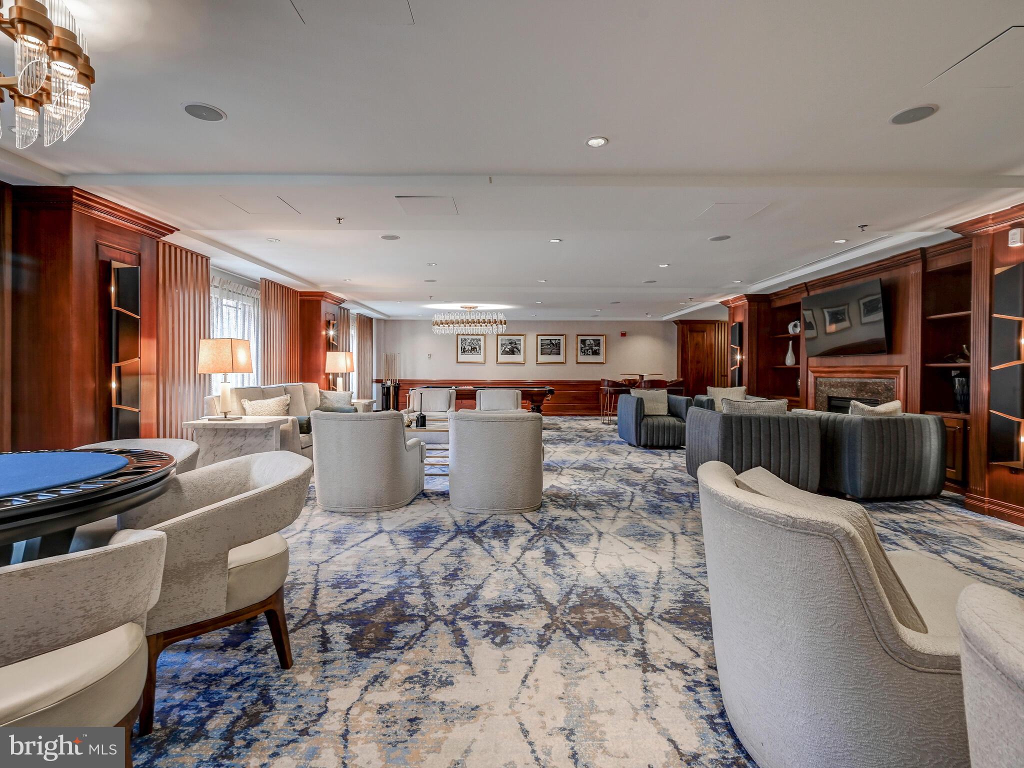 THE RITZ-CARLTON RESIDENCES - Residential