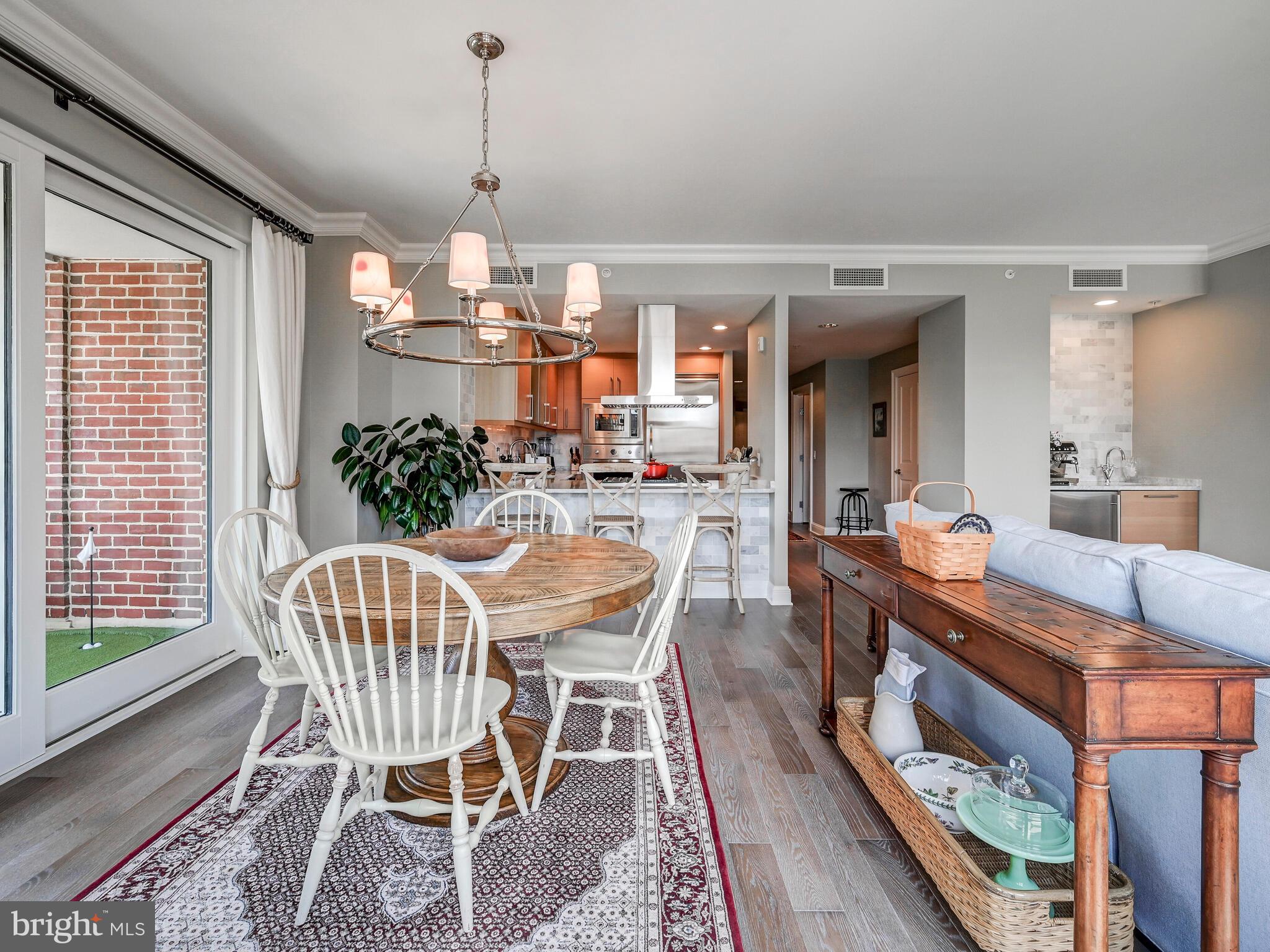 THE RITZ-CARLTON RESIDENCES - Residential