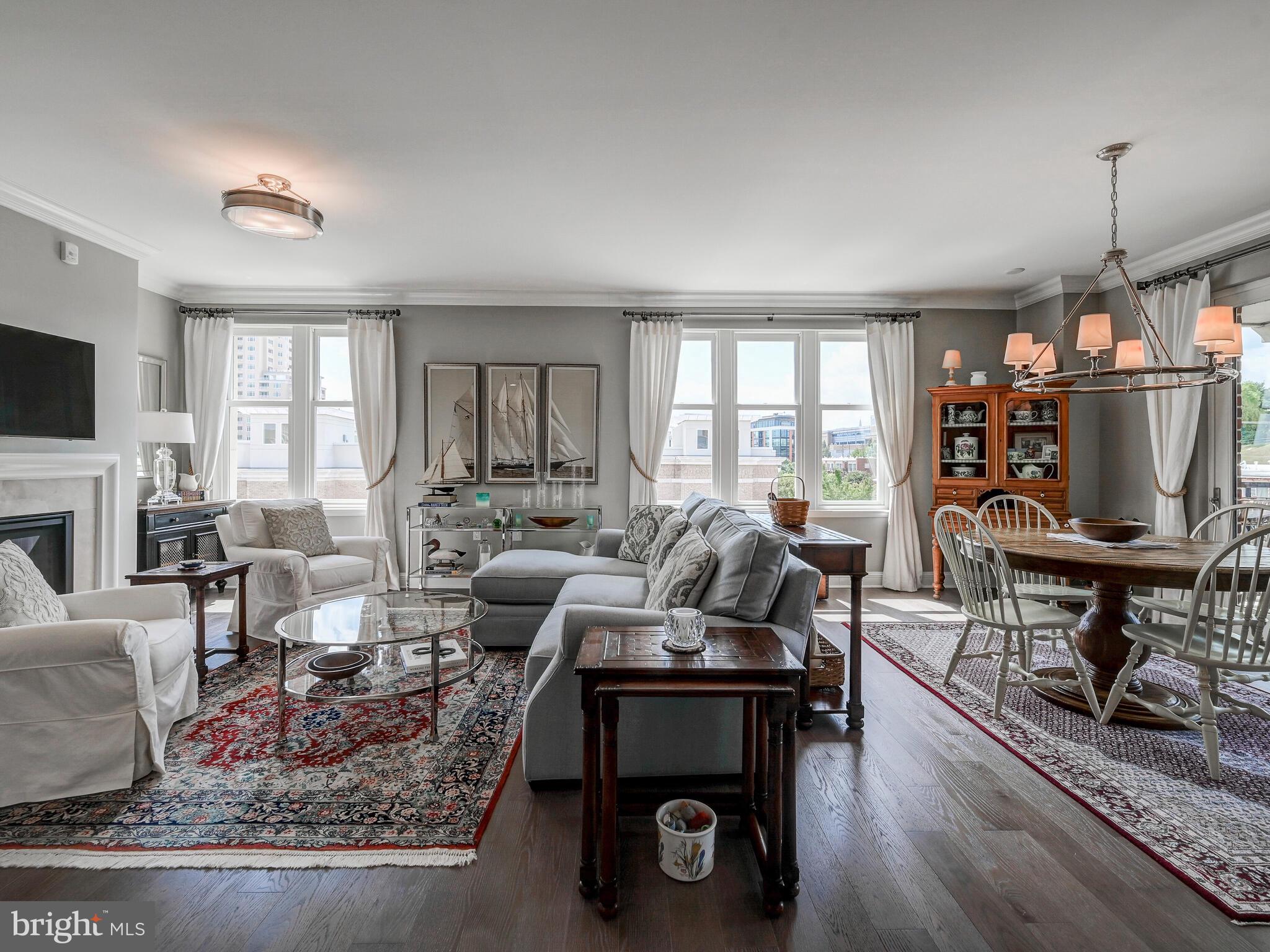 THE RITZ-CARLTON RESIDENCES - Residential