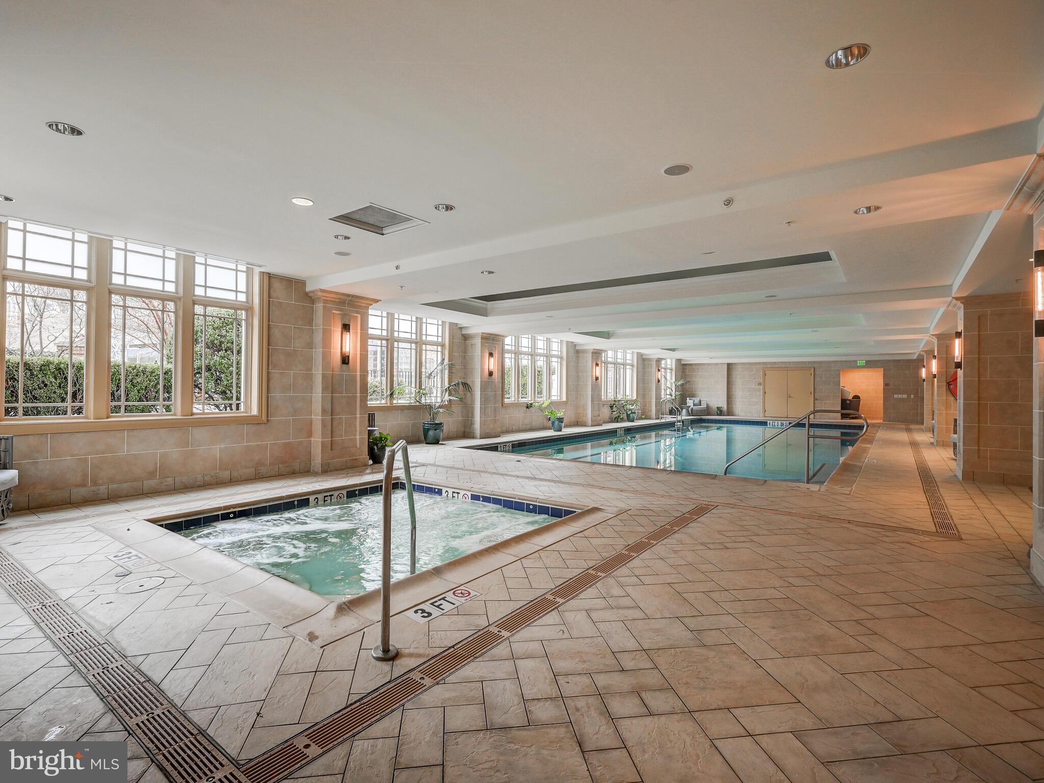 THE RITZ-CARLTON RESIDENCES - Residential