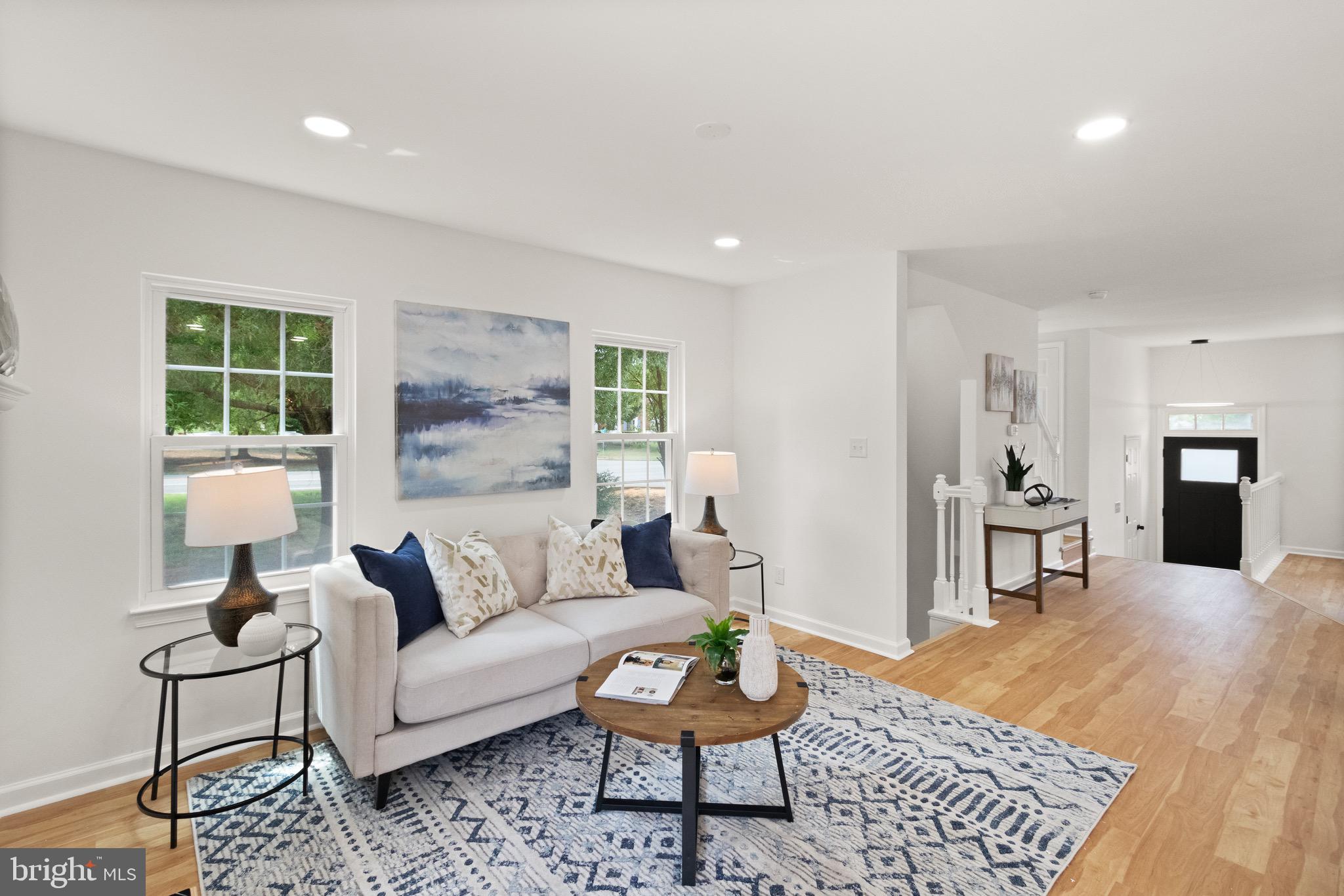 SPRING KNOLL - Residential