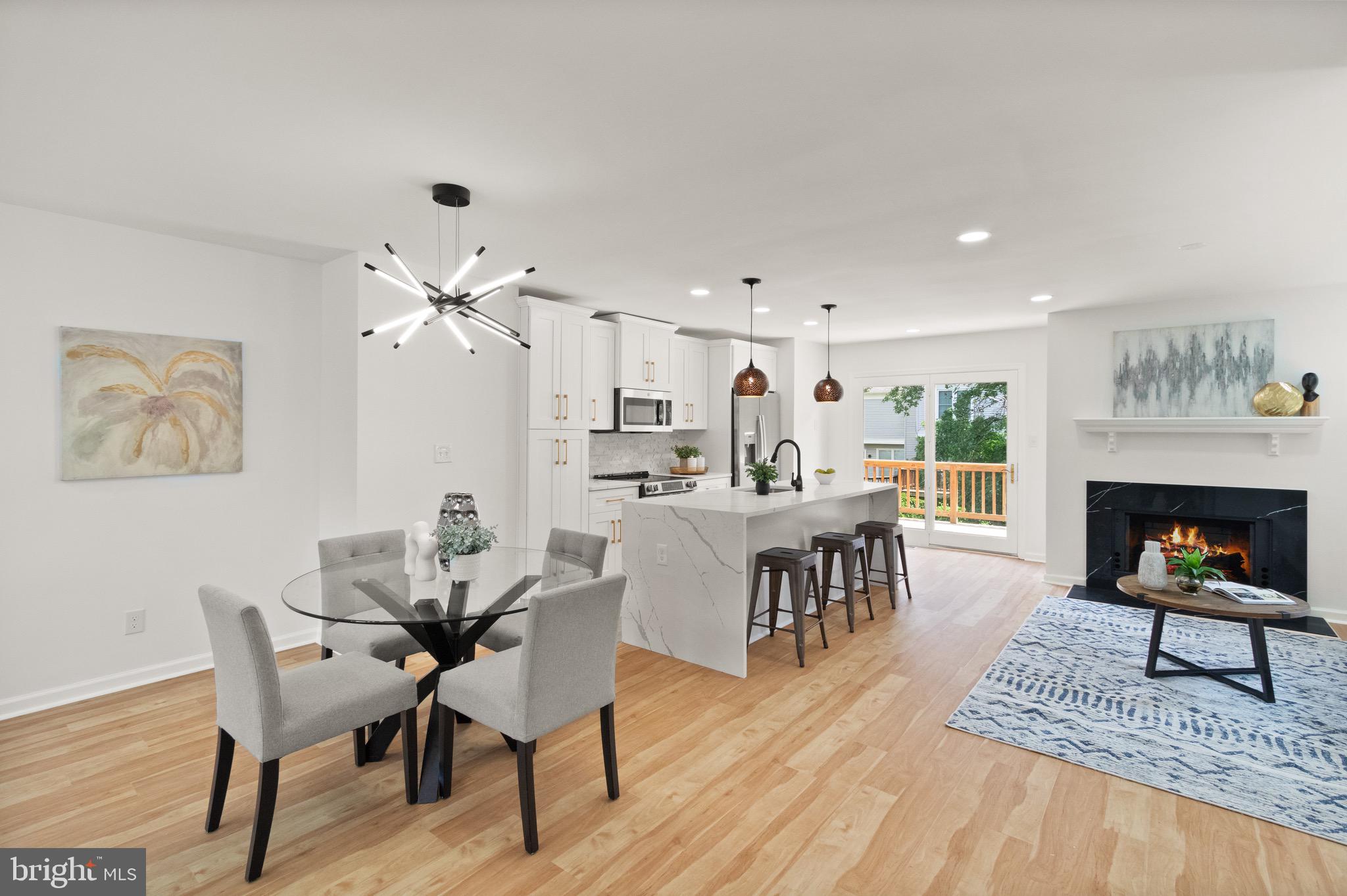 SPRING KNOLL - Residential