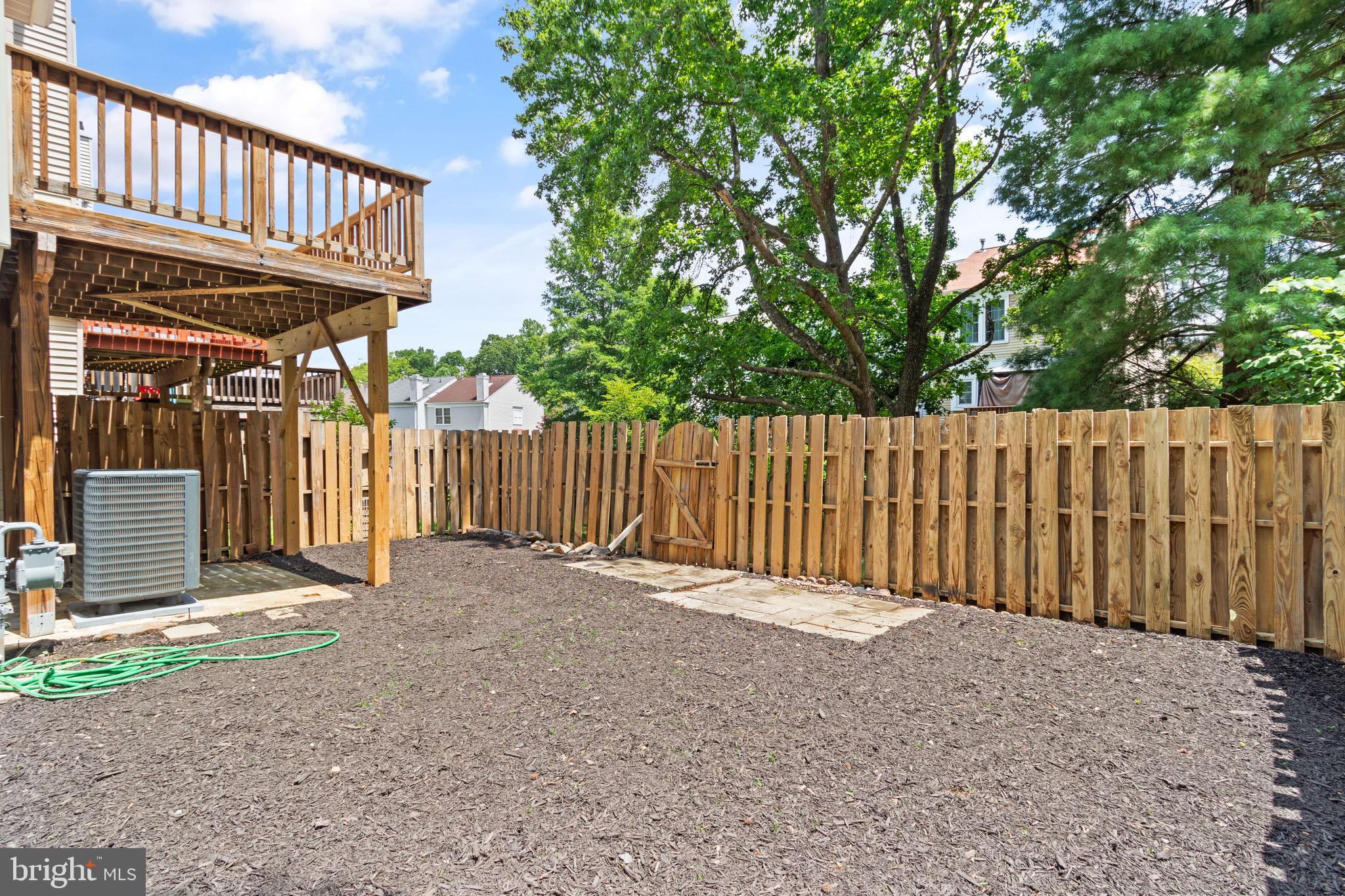 SPRING KNOLL - Residential