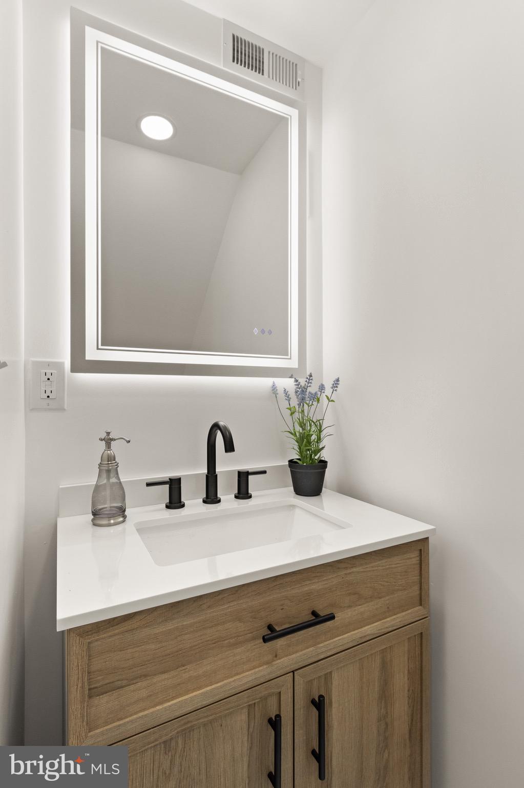 SPRING KNOLL - Residential