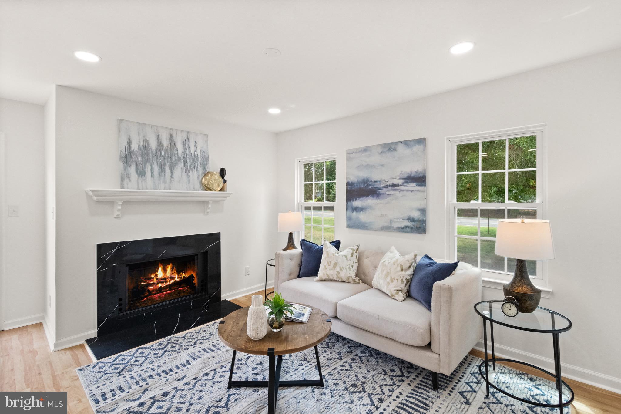 SPRING KNOLL - Residential