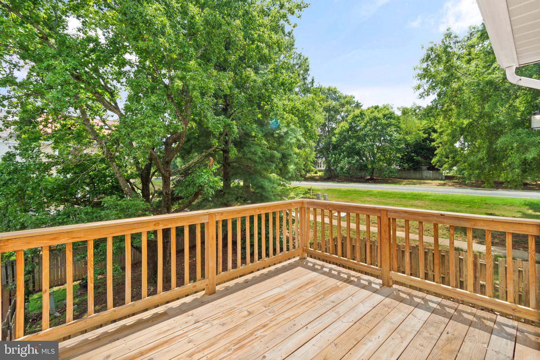 SPRING KNOLL - Residential