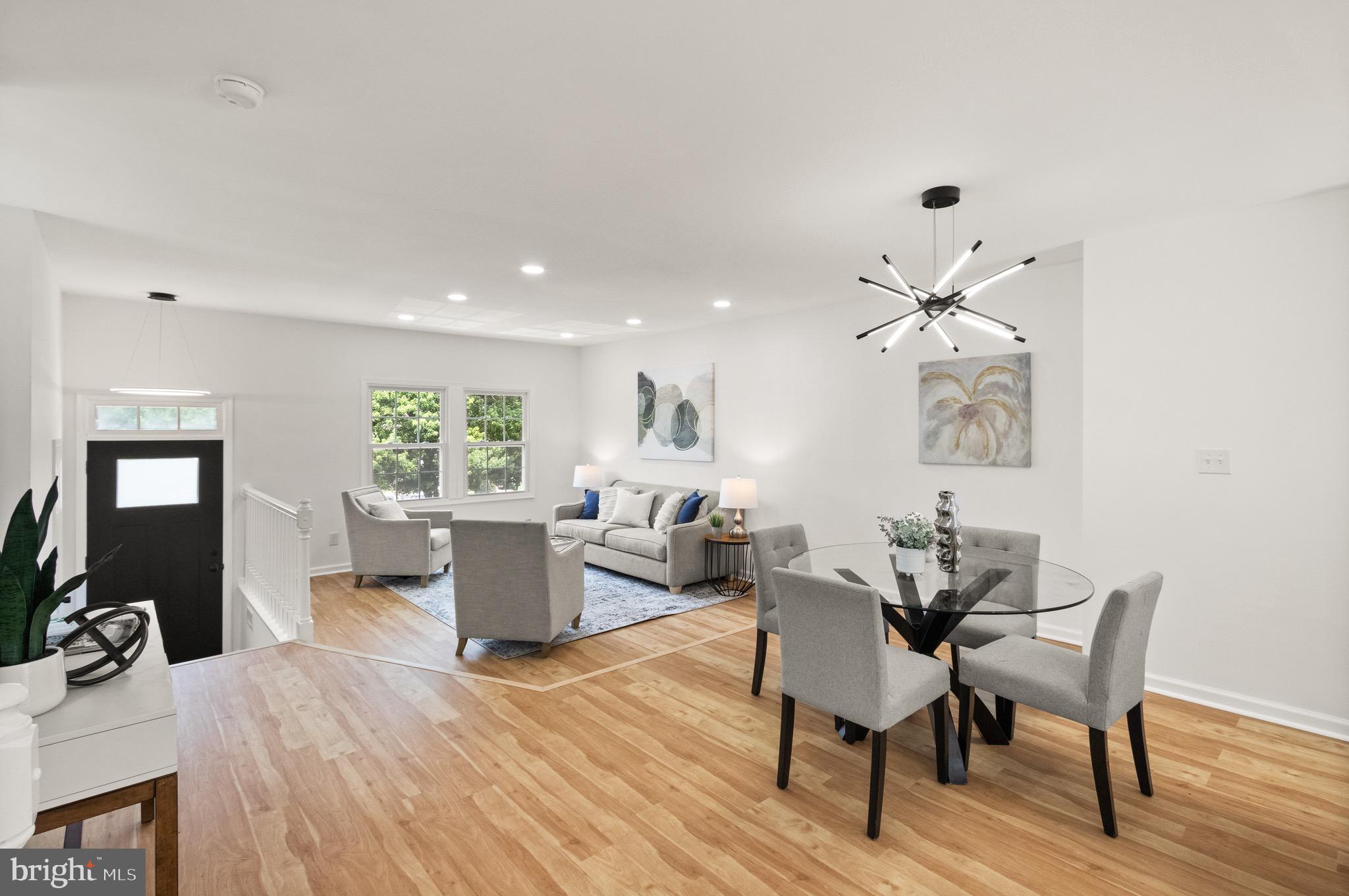 SPRING KNOLL - Residential