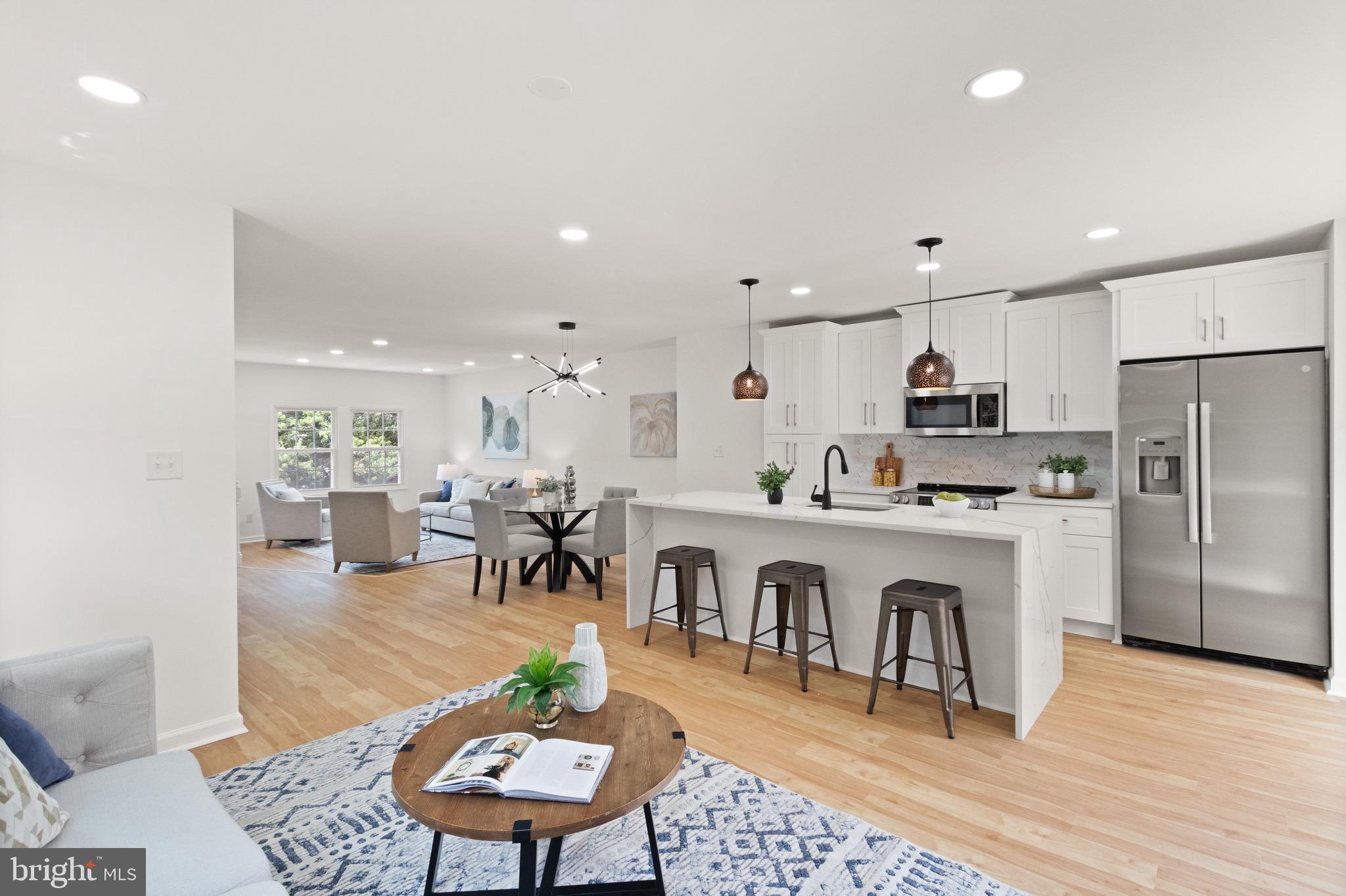 SPRING KNOLL - Residential