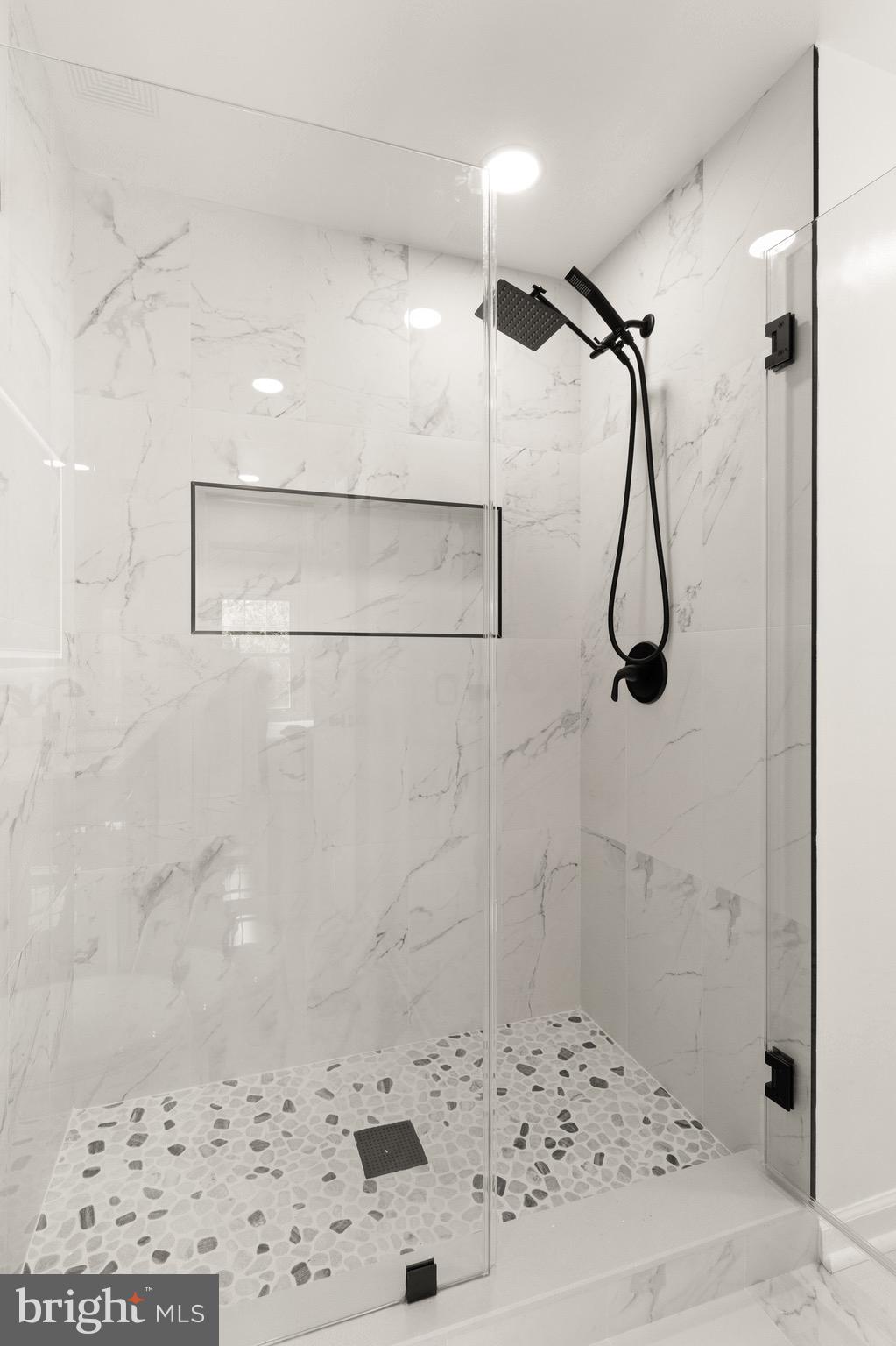 SPRING KNOLL - Residential