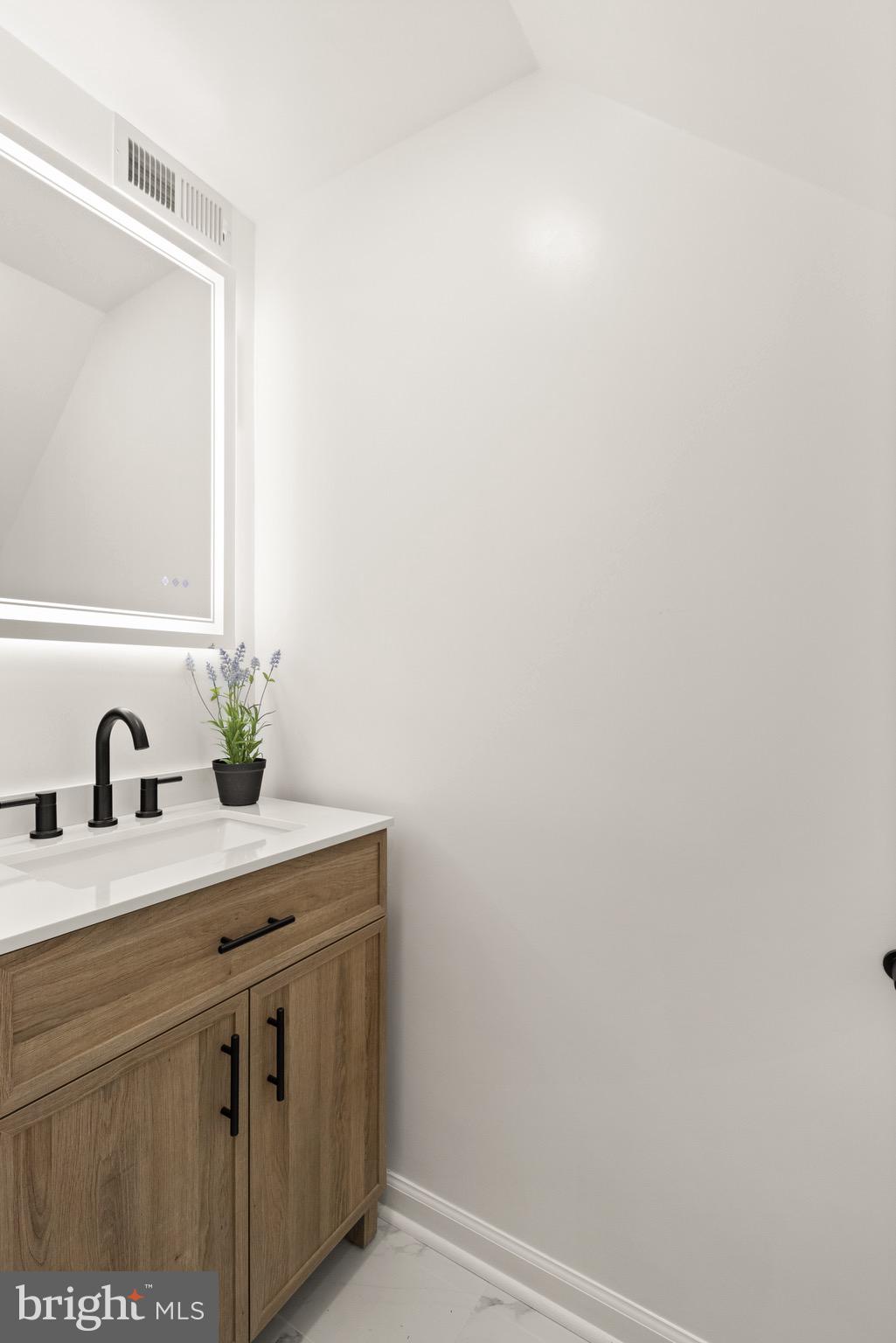 SPRING KNOLL - Residential