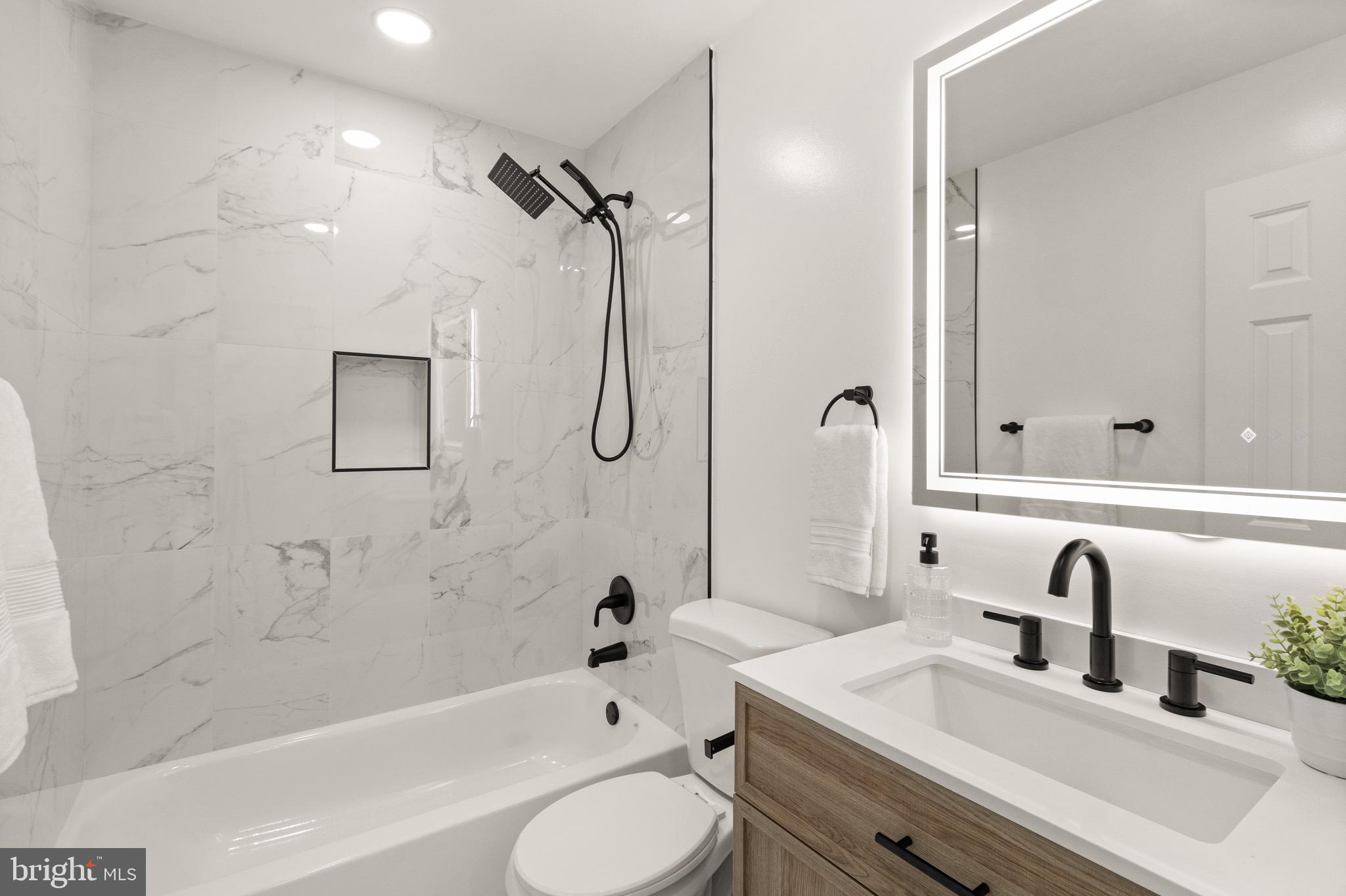 SPRING KNOLL - Residential