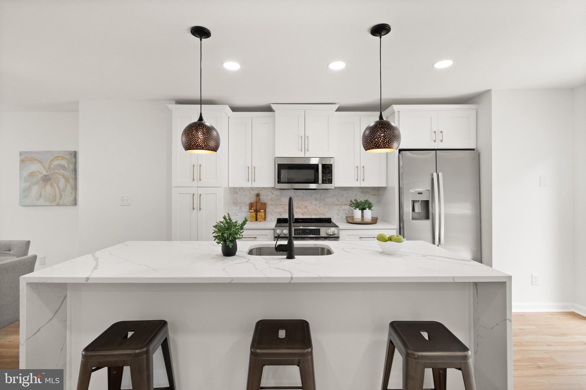 SPRING KNOLL - Residential