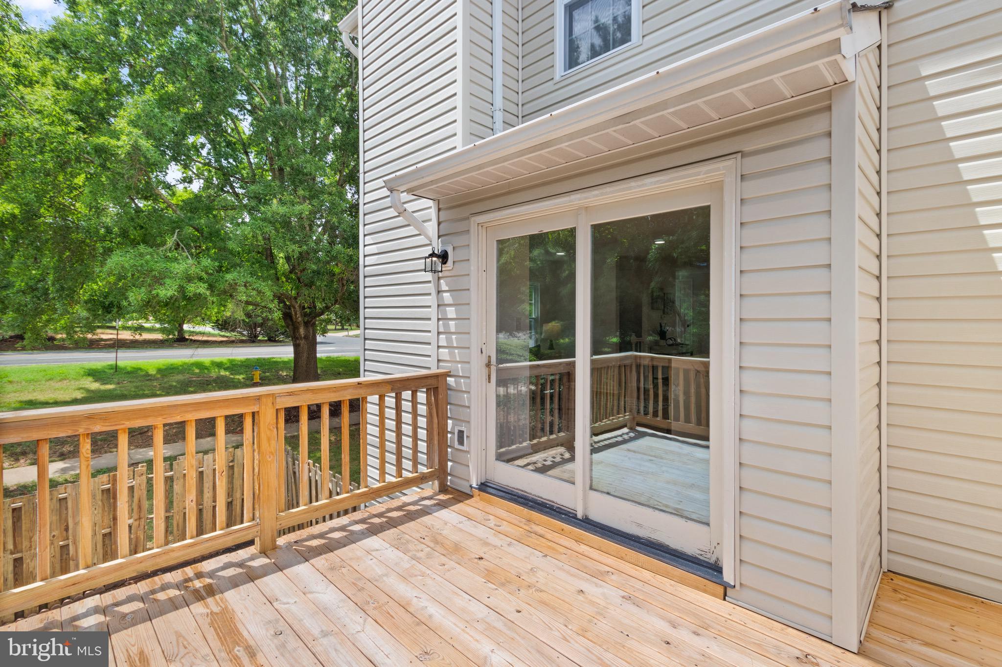 SPRING KNOLL - Residential