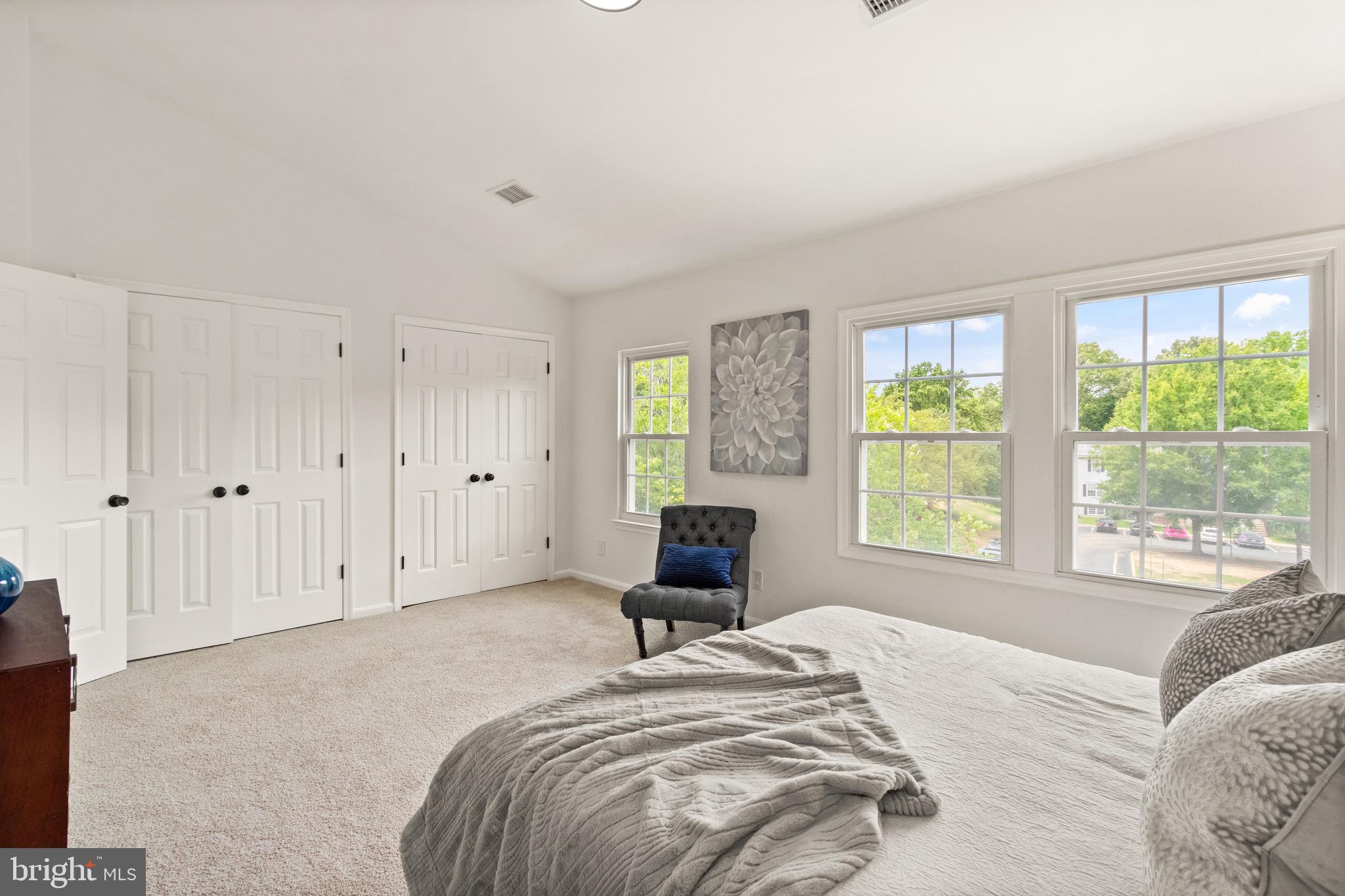 SPRING KNOLL - Residential