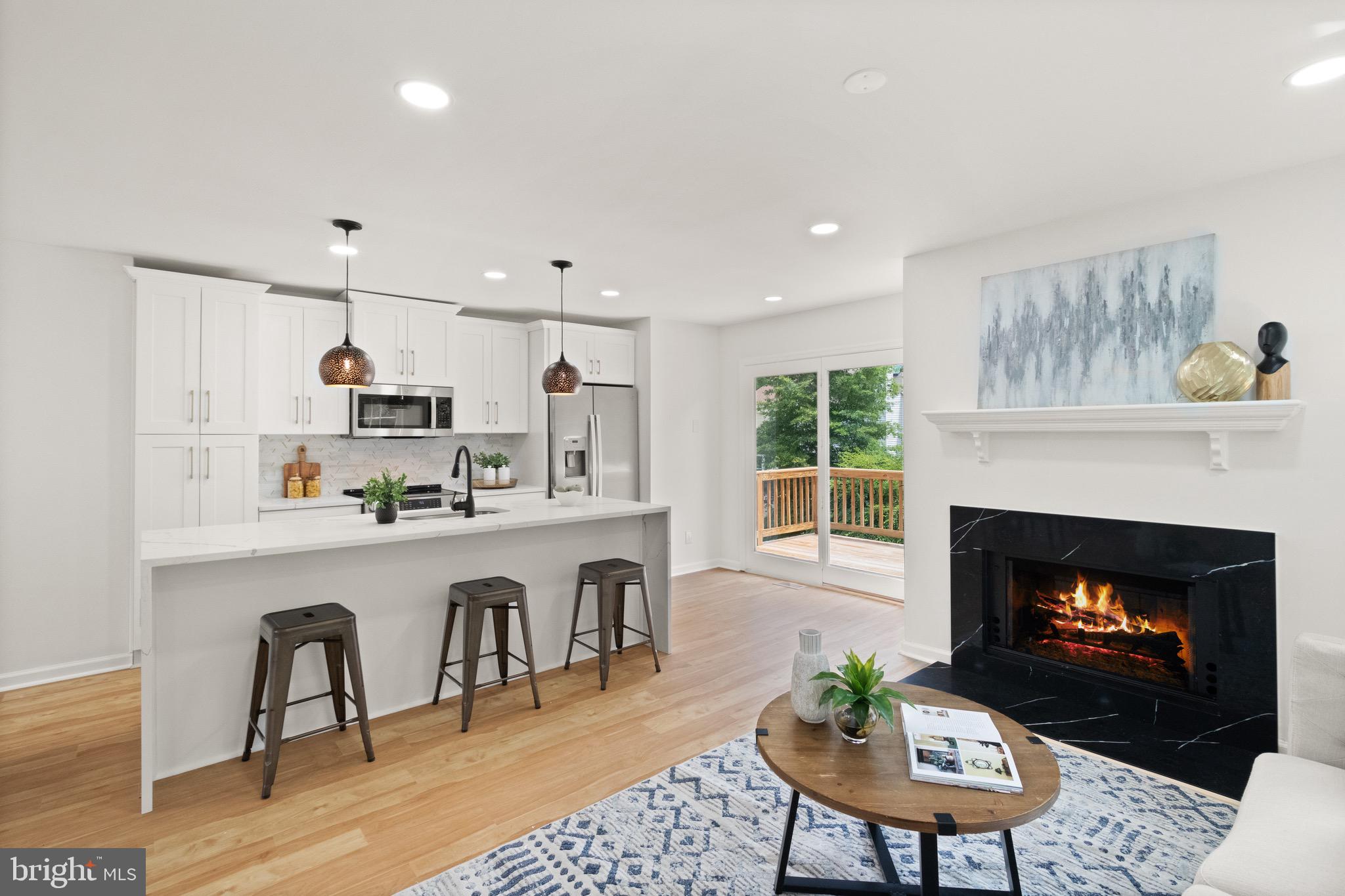 SPRING KNOLL - Residential