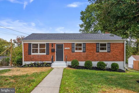 Photo of 11514 Monongahela Drive, ROCKVILLE, MD 20852 (MLS # MDMC2205076)