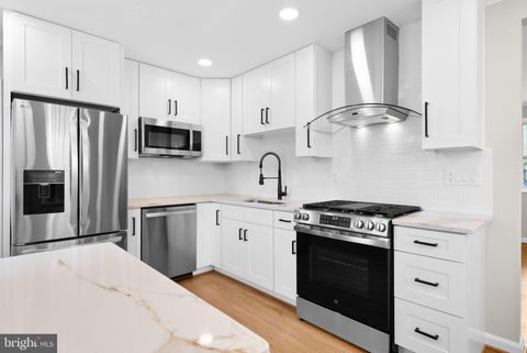 Photo of 11514 Monongahela Drive, ROCKVILLE, MD 20852 (MLS # MDMC2205076)