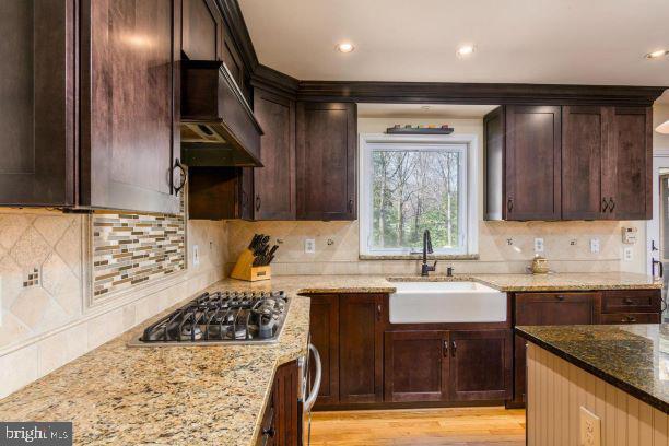 HAMPTON CHASE - Residential