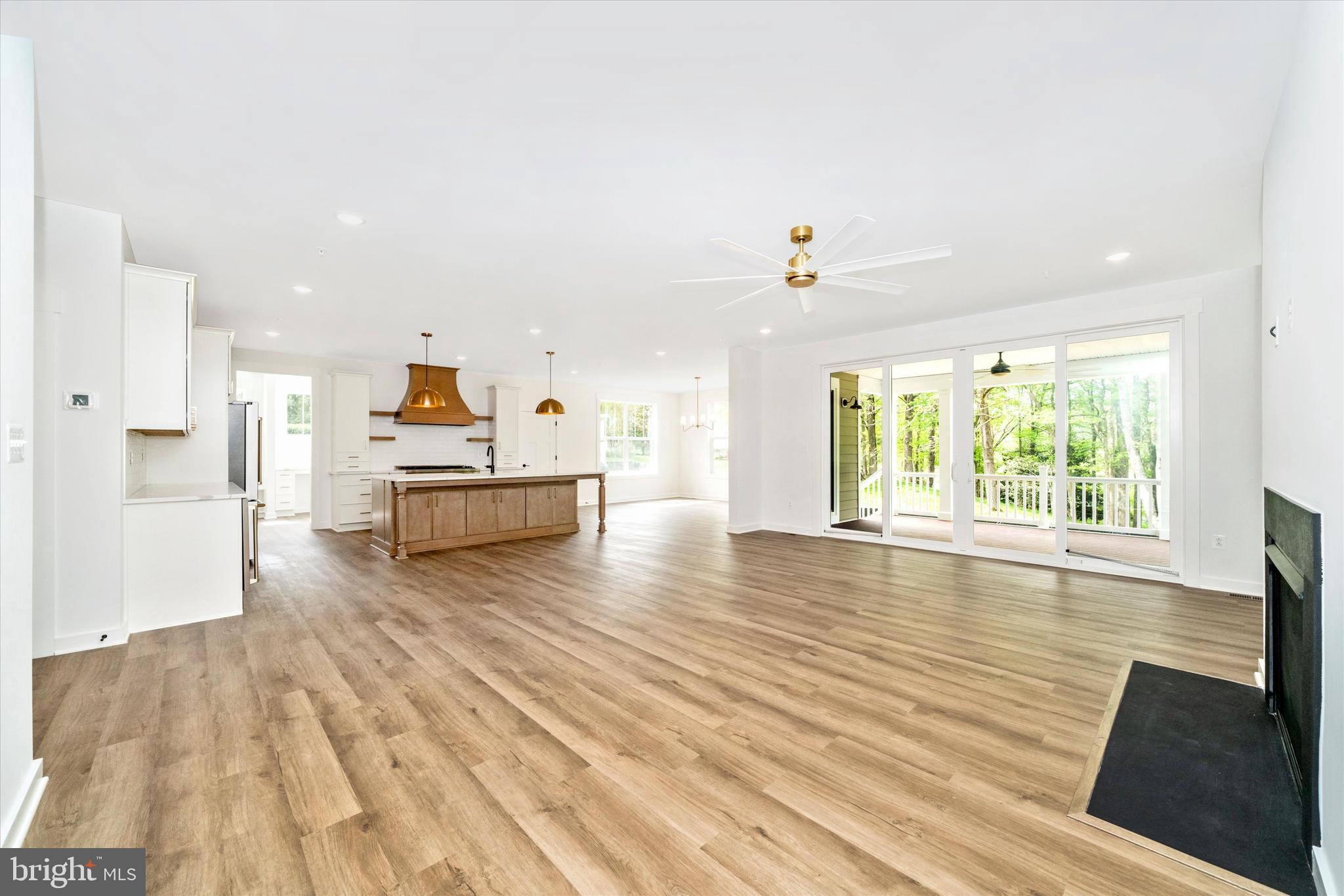 MILLERSVILLE - Residential