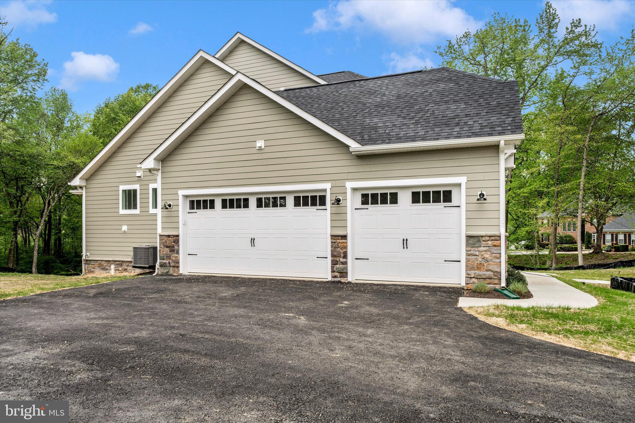 MILLERSVILLE - Residential
